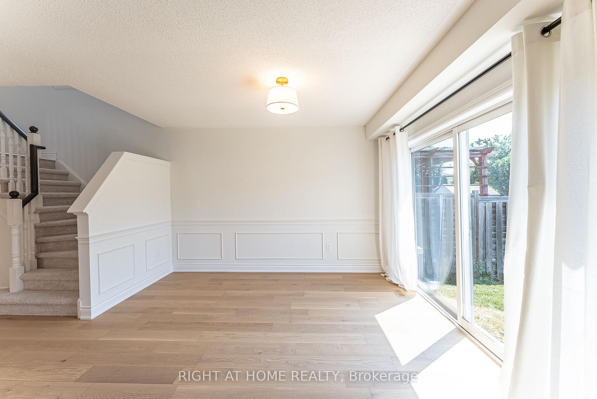 Photo 23 of 112 White Crescent, Barrie, Holly — HOMEH
