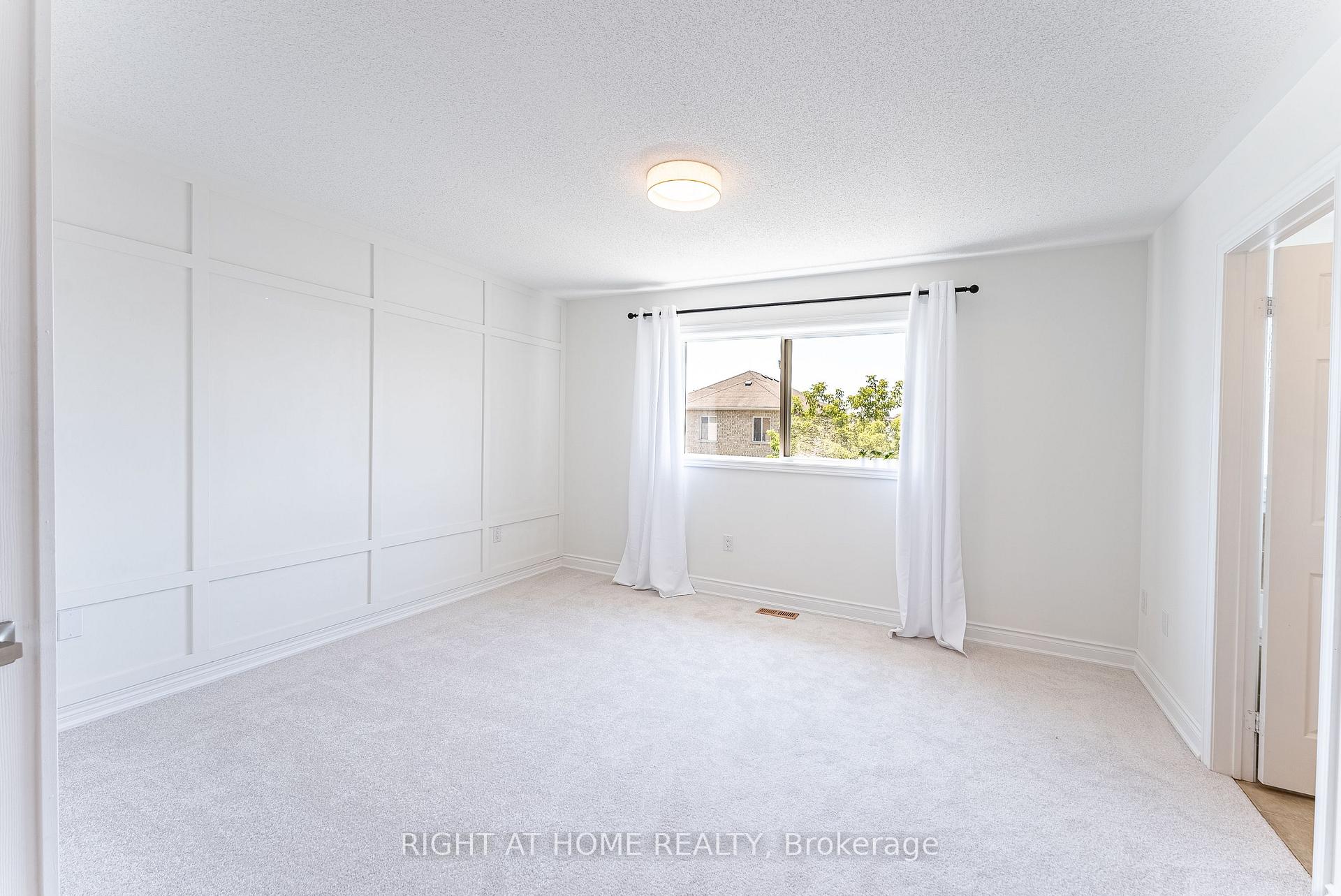 Photo 28 of 112 White Crescent, Barrie, Holly — HOMEH