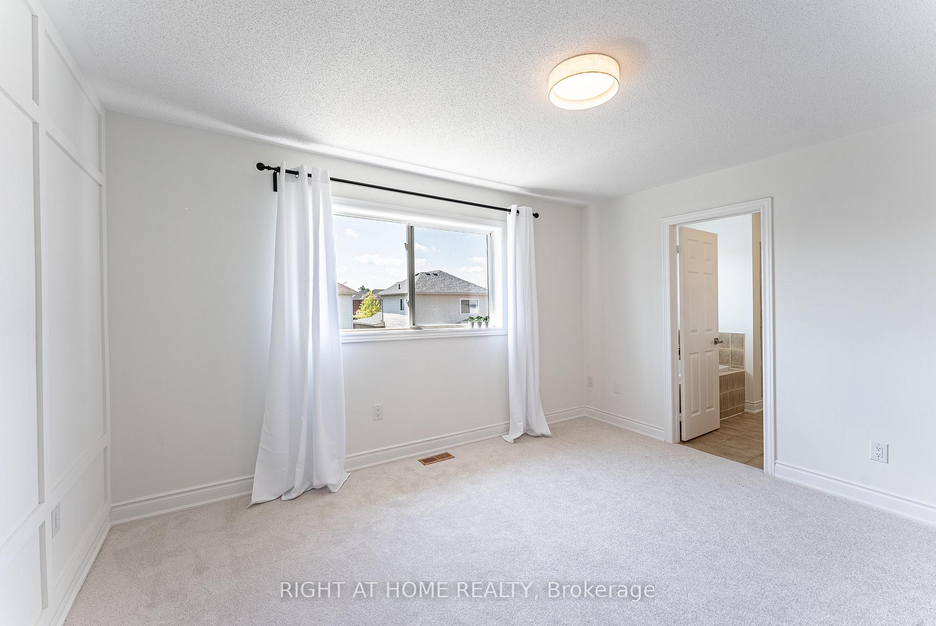 Photo 32 of 112 White Crescent, Barrie, Holly — HOMEH