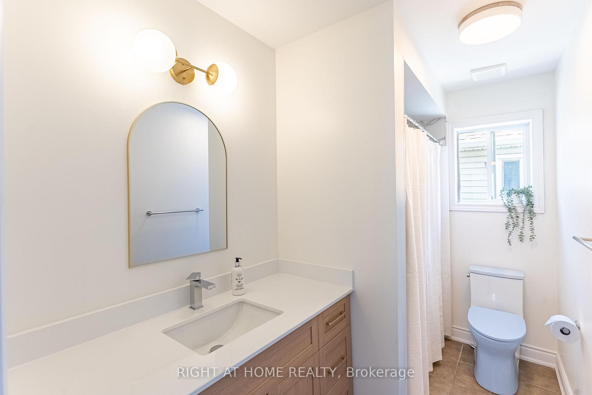 Photo 40 of 112 White Crescent, Barrie, Holly — HOMEH