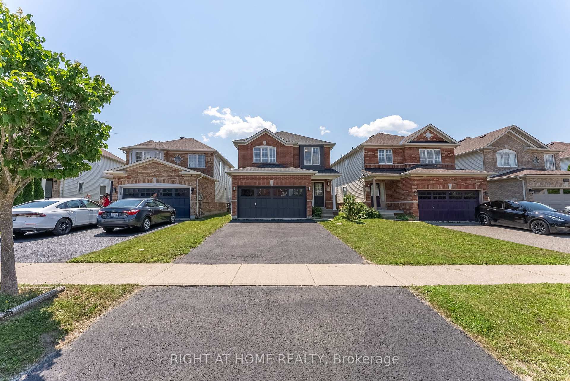 Photo 50 of 112 White Crescent, Barrie, Holly — HOMEH
