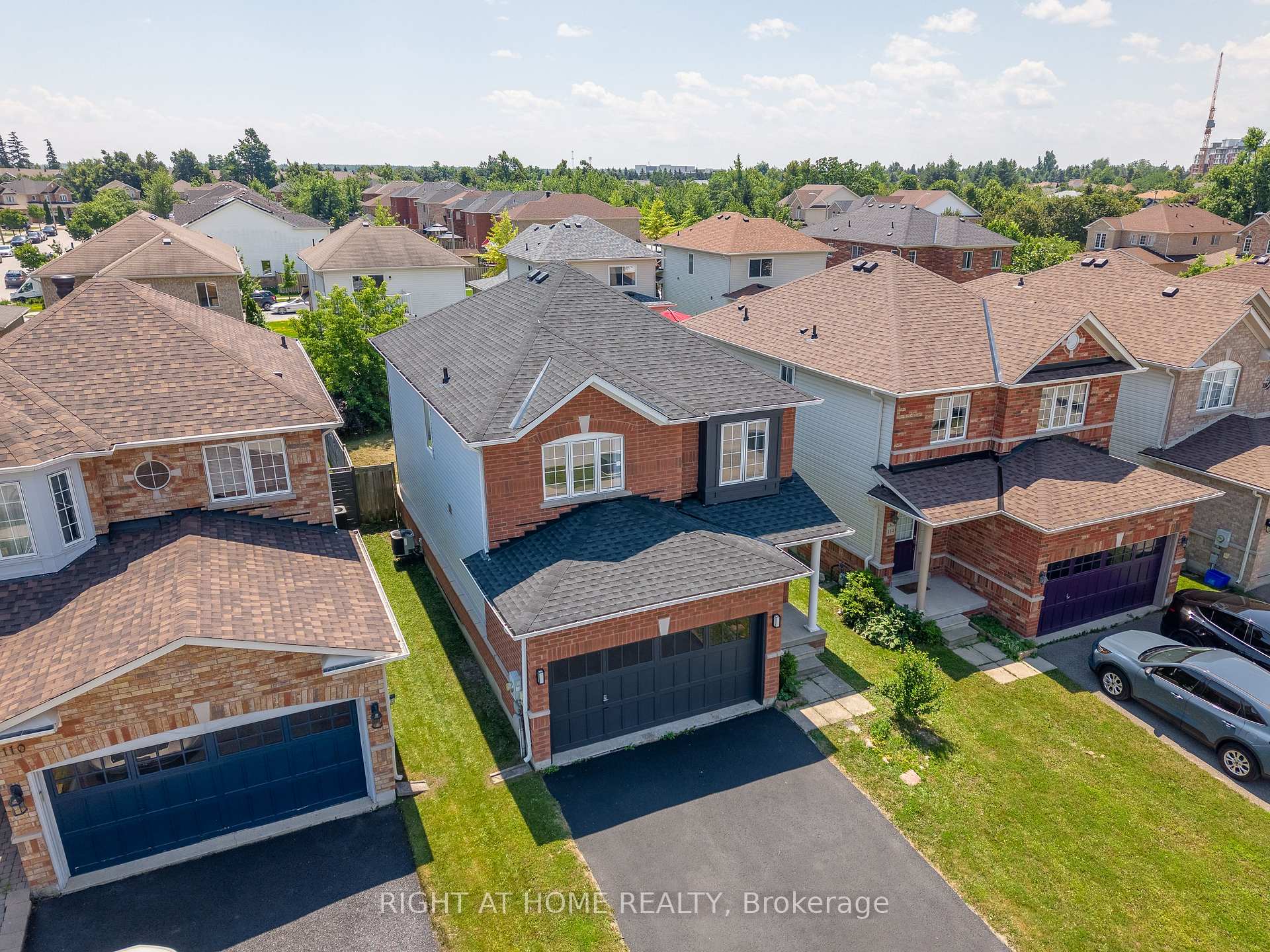 Photo 42 of 112 White Crescent, Barrie, Holly — HOMEH