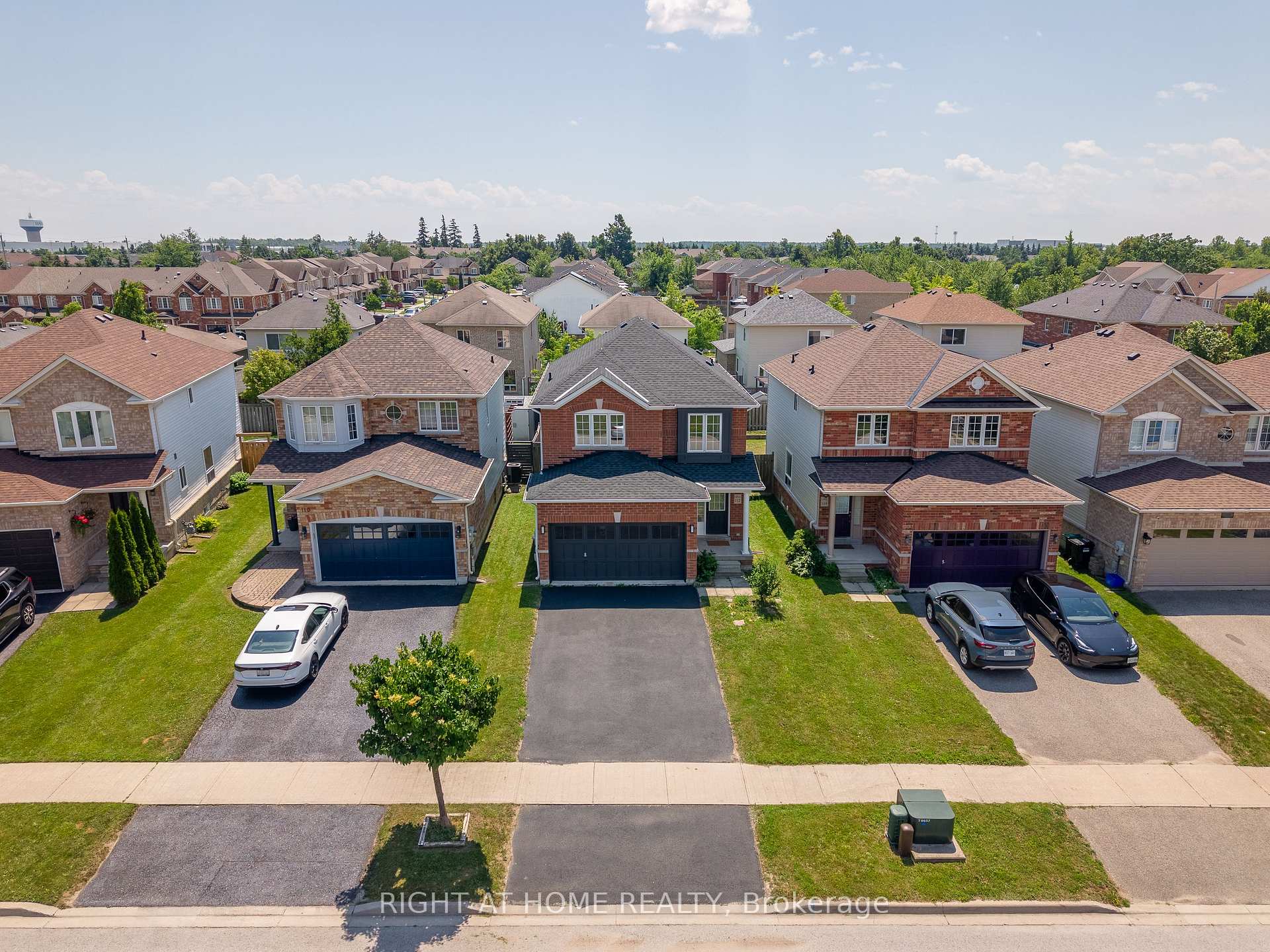 Photo 43 of 112 White Crescent, Barrie, Holly — HOMEH