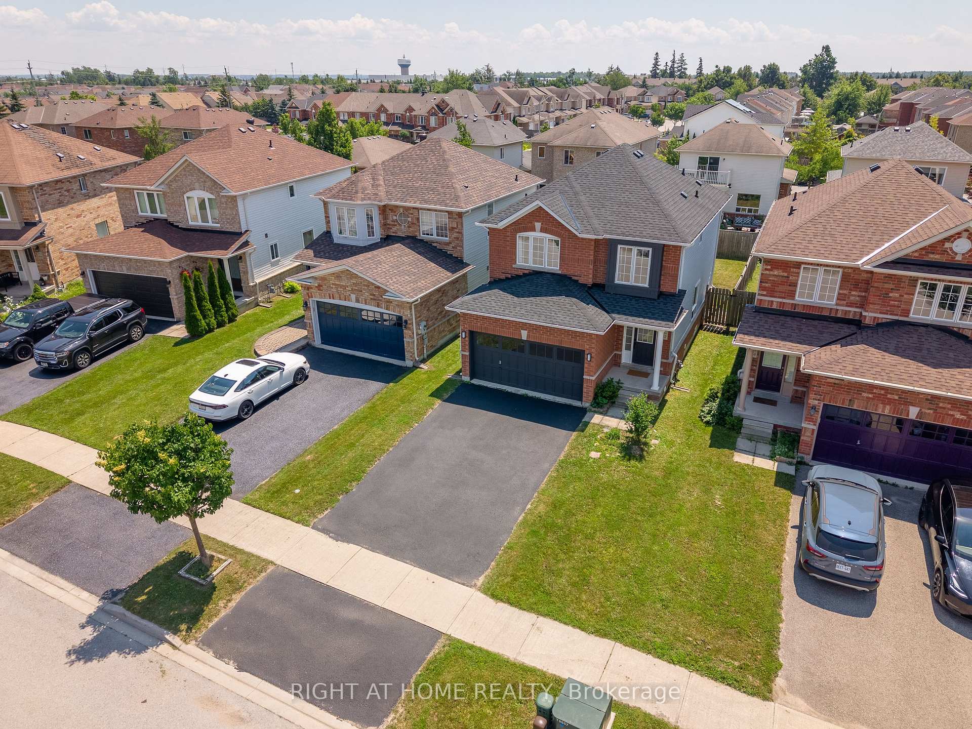 Photo 44 of 112 White Crescent, Barrie, Holly — HOMEH