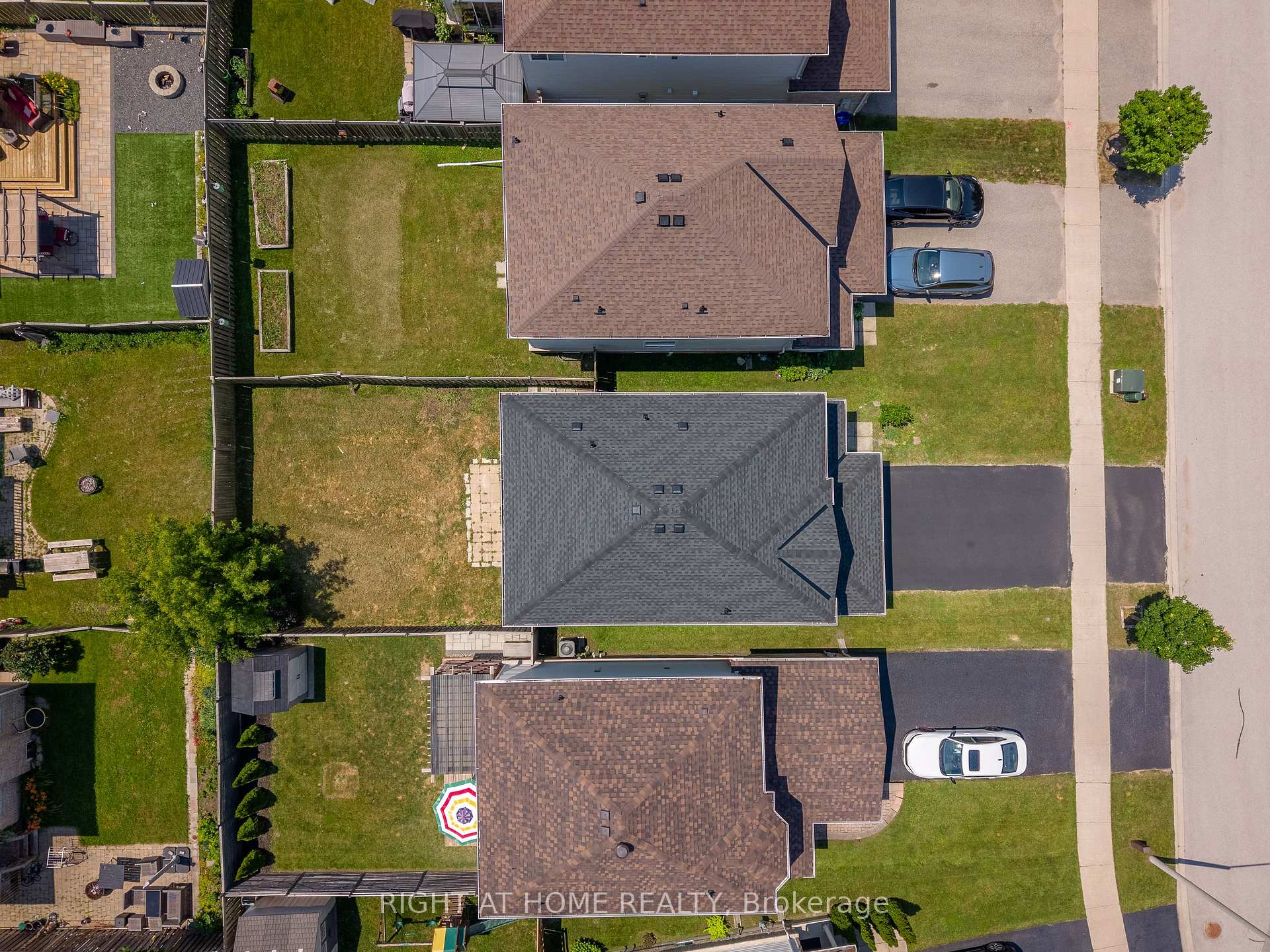 Photo 45 of 112 White Crescent, Barrie, Holly — HOMEH