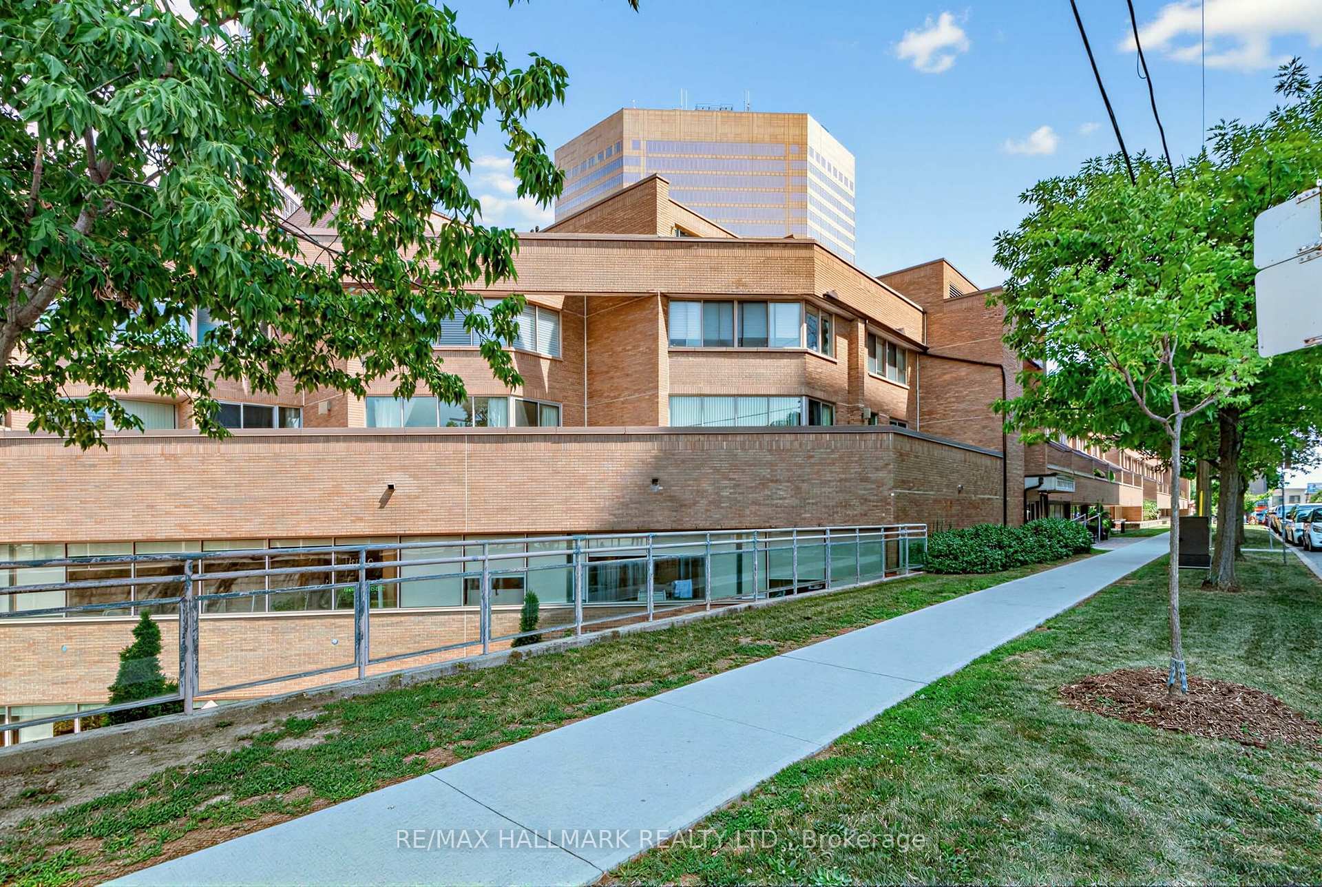 Photo 1 of Unit 102, 3 Duplex Avenue, North York, Newtonbrook West — HOMEH