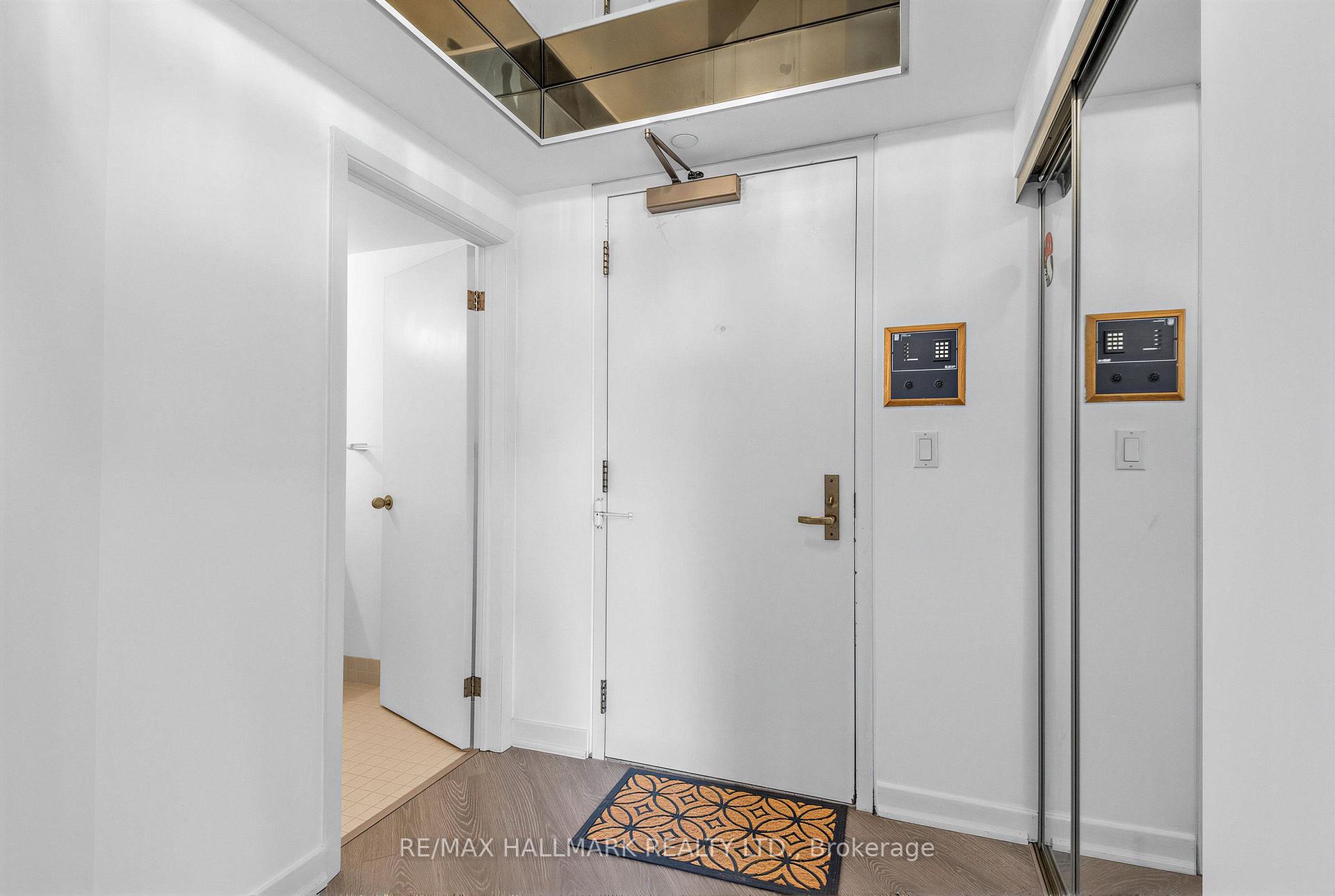 Photo 4 of Unit 102, 3 Duplex Avenue, North York, Newtonbrook West — HOMEH