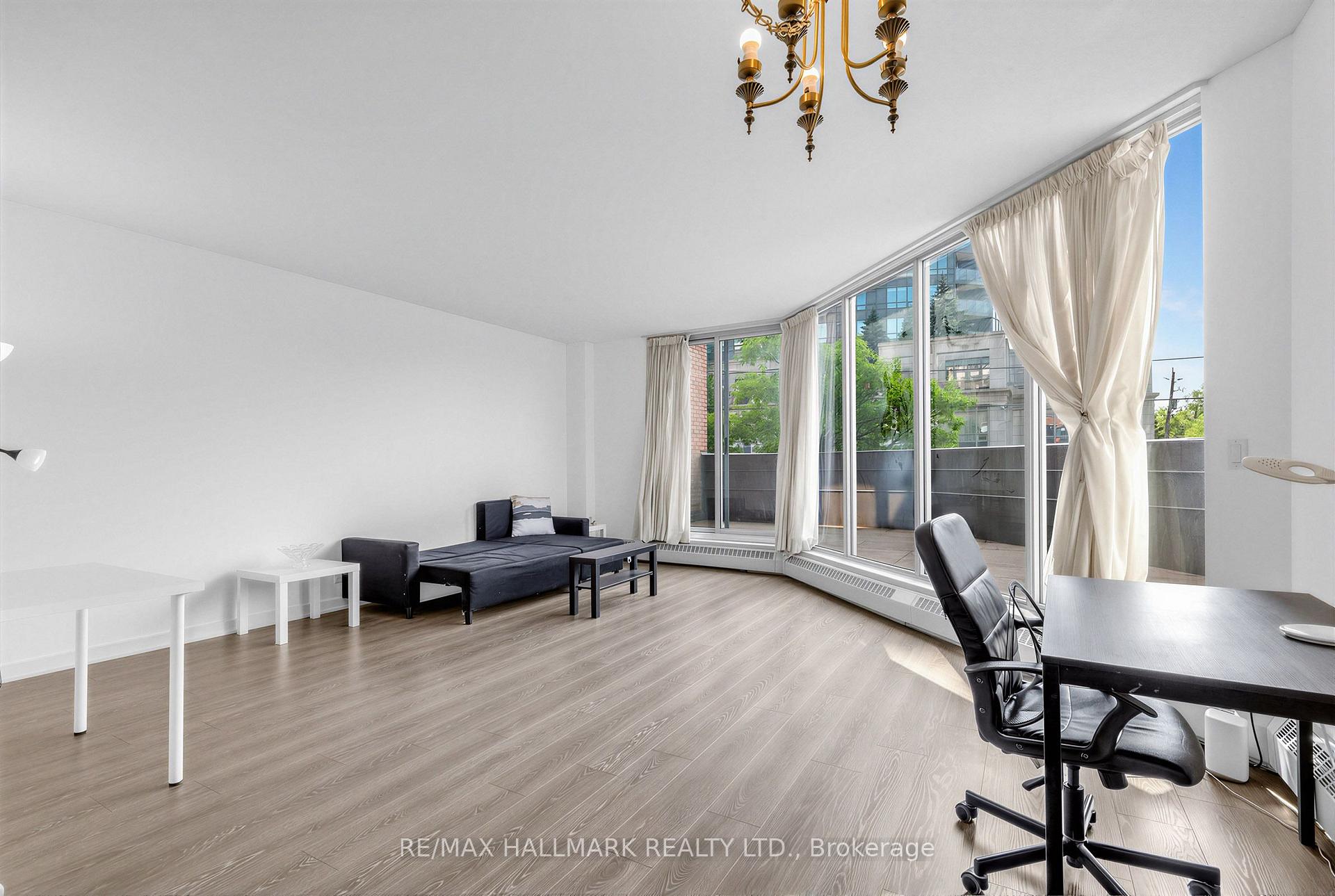 Photo 5 of Unit 102, 3 Duplex Avenue, North York, Newtonbrook West — HOMEH