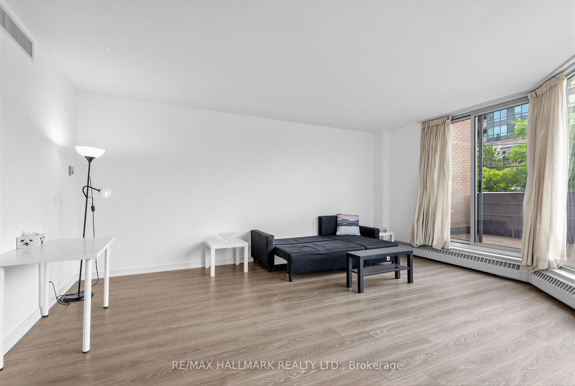 Photo 7 of Unit 102, 3 Duplex Avenue, North York, Newtonbrook West — HOMEH