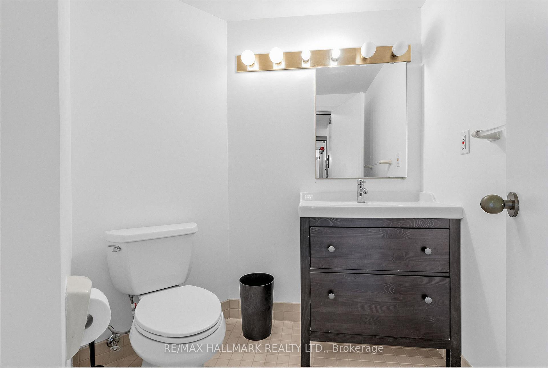 Photo 18 of Unit 102, 3 Duplex Avenue, North York, Newtonbrook West — HOMEH