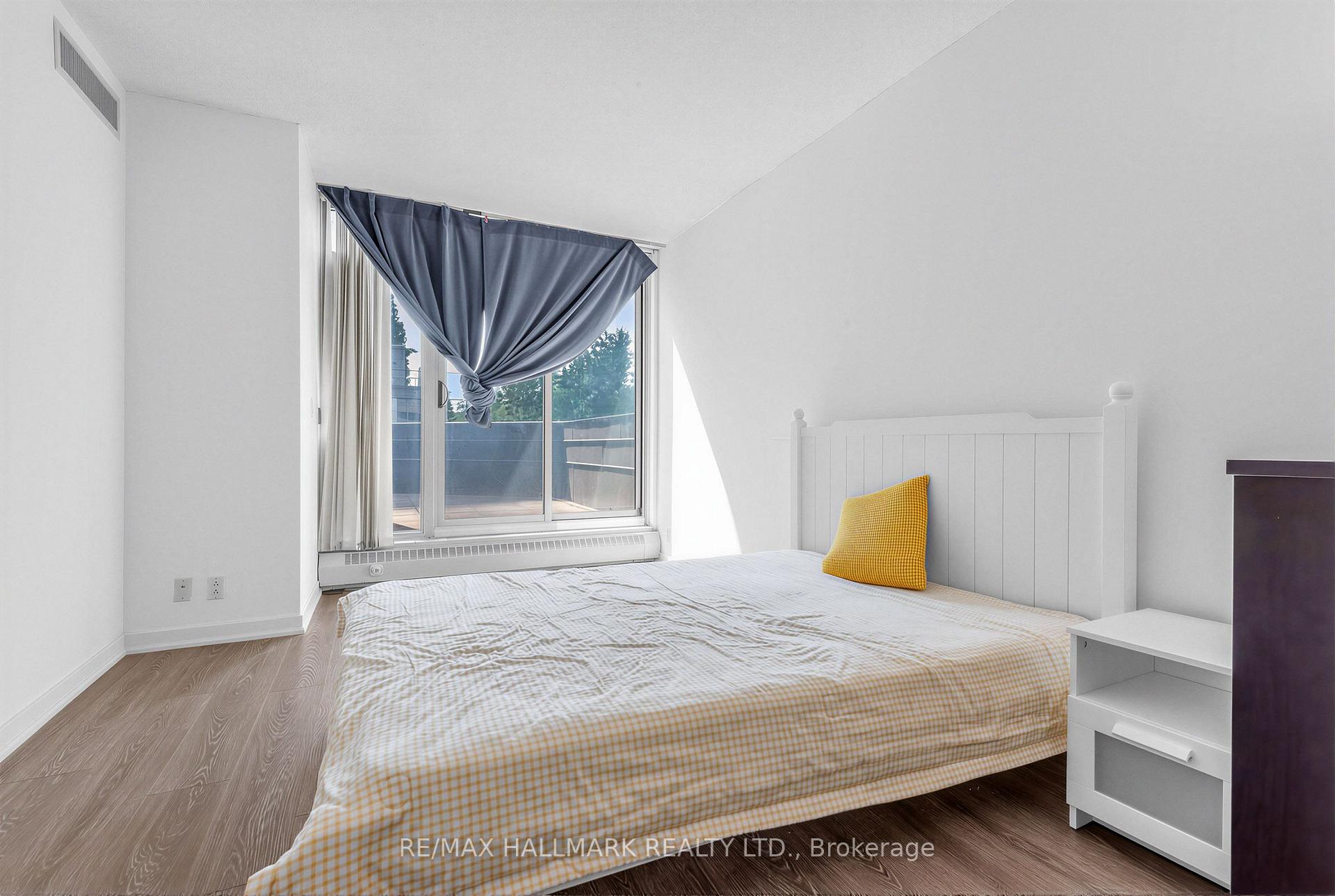 Photo 19 of Unit 102, 3 Duplex Avenue, North York, Newtonbrook West — HOMEH