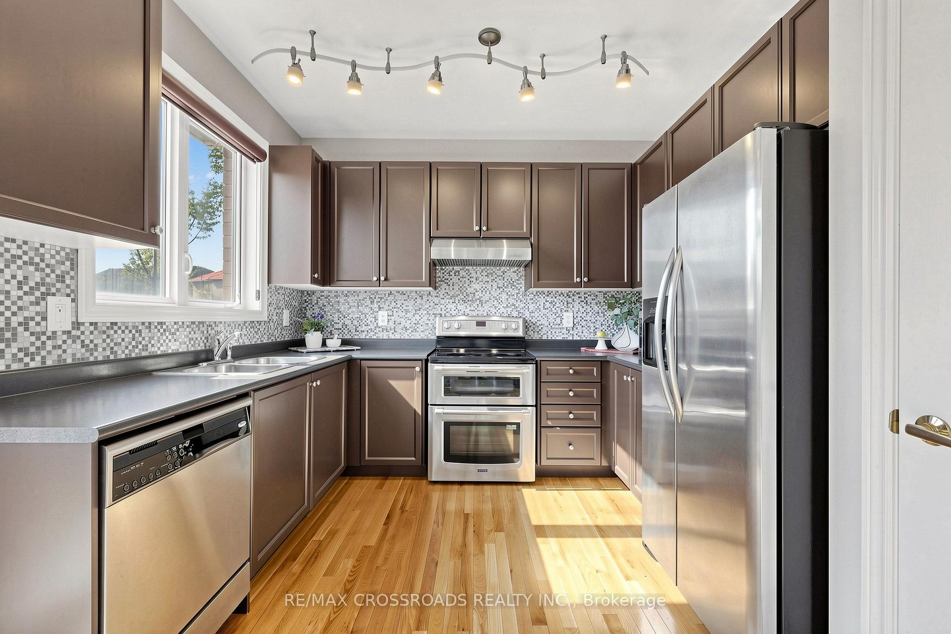 Photo 14 of 334 Williamson Road, Markham, Greensborough — HOMEH