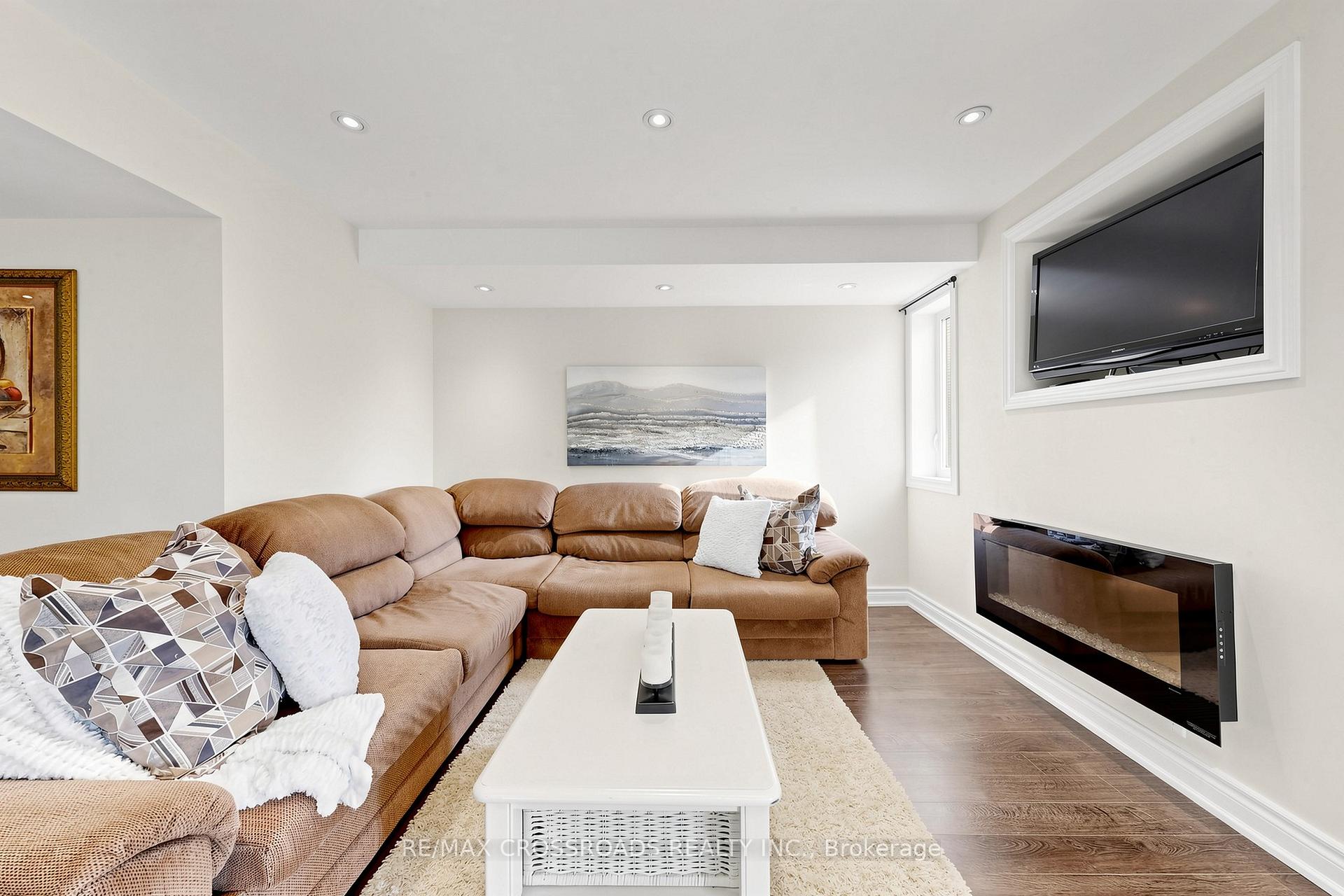Photo 27 of 334 Williamson Road, Markham, Greensborough — HOMEH