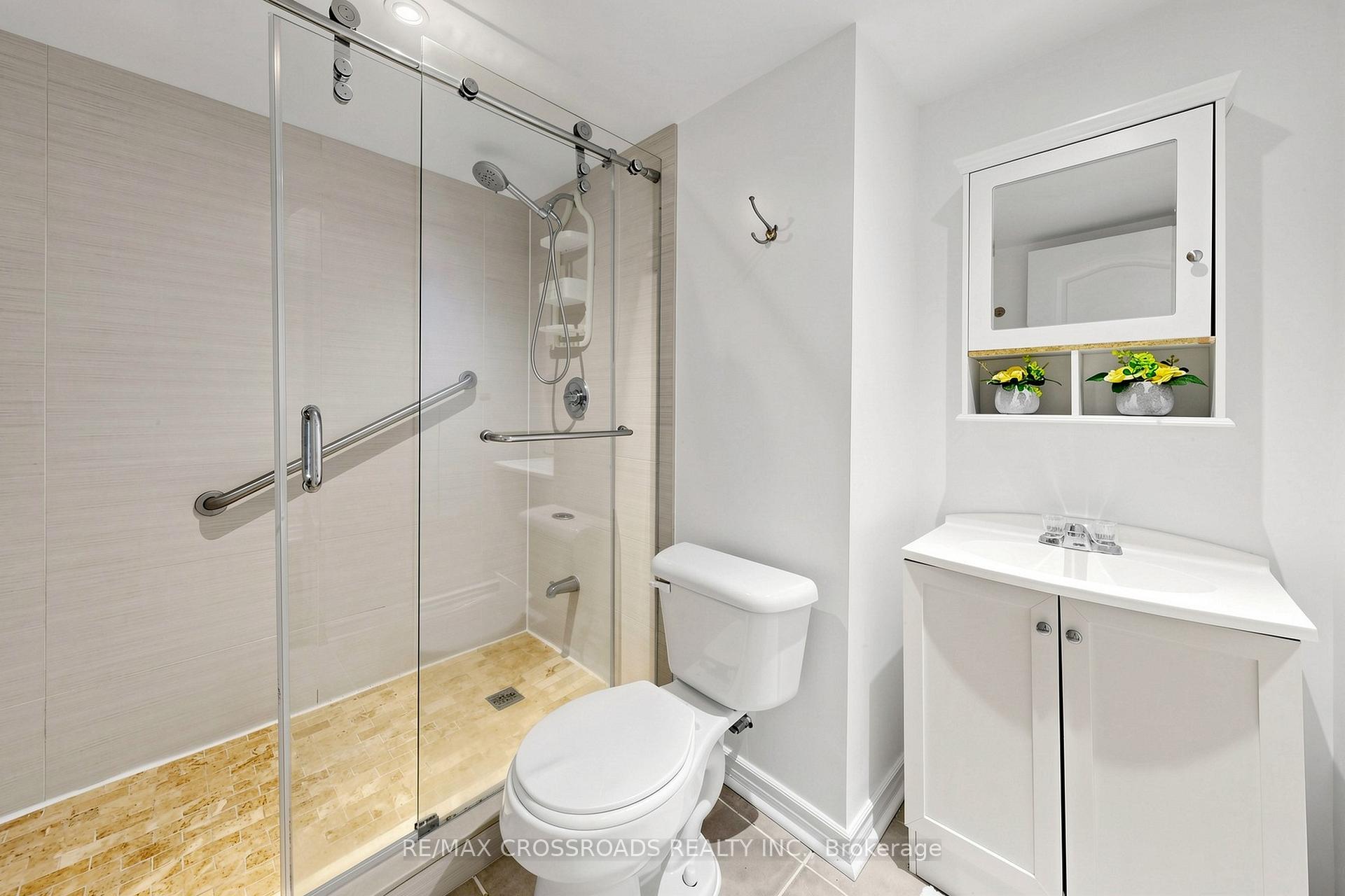 Photo 32 of 334 Williamson Road, Markham, Greensborough — HOMEH