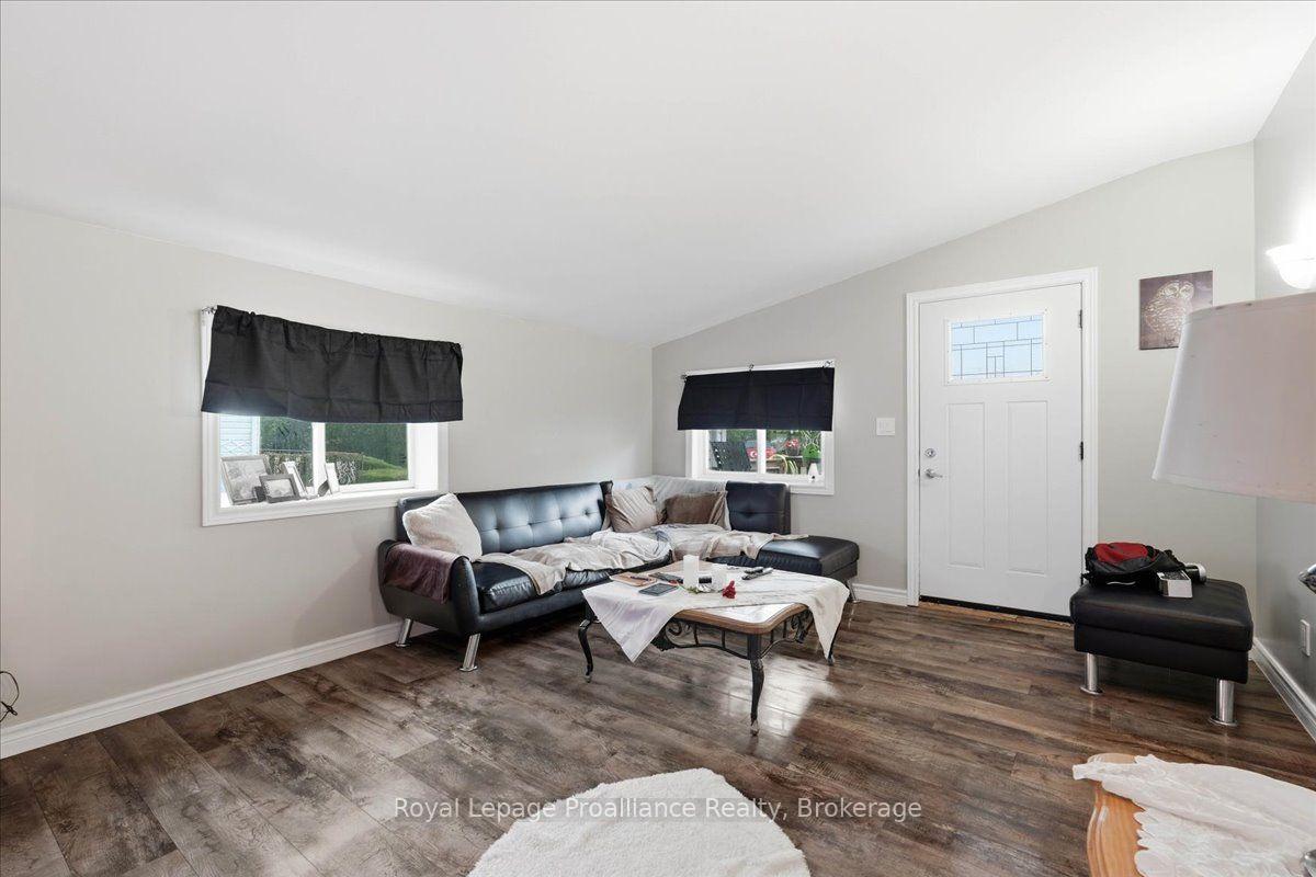 Photo 14 of 16 Graham Street, Belleville, Belleville Ward — HOMEH