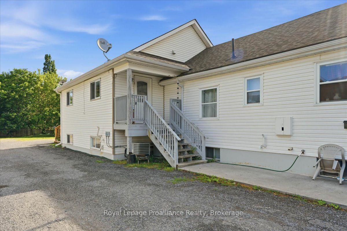 Photo 26 of 16 Graham Street, Belleville, Belleville Ward — HOMEH