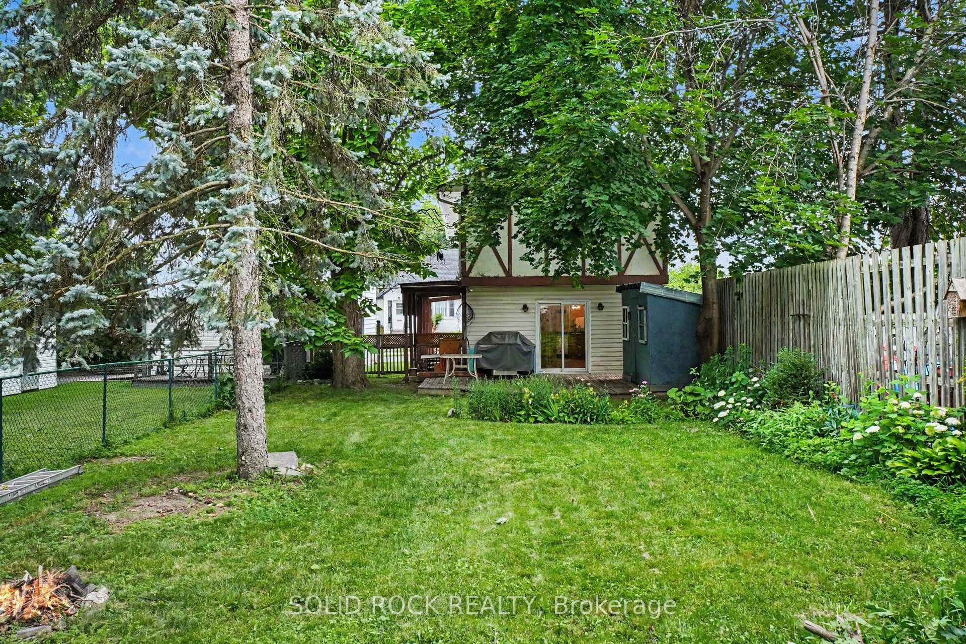 Photo 2 of 211 Bell Street, Arnprior, Arnprior — HOMEH