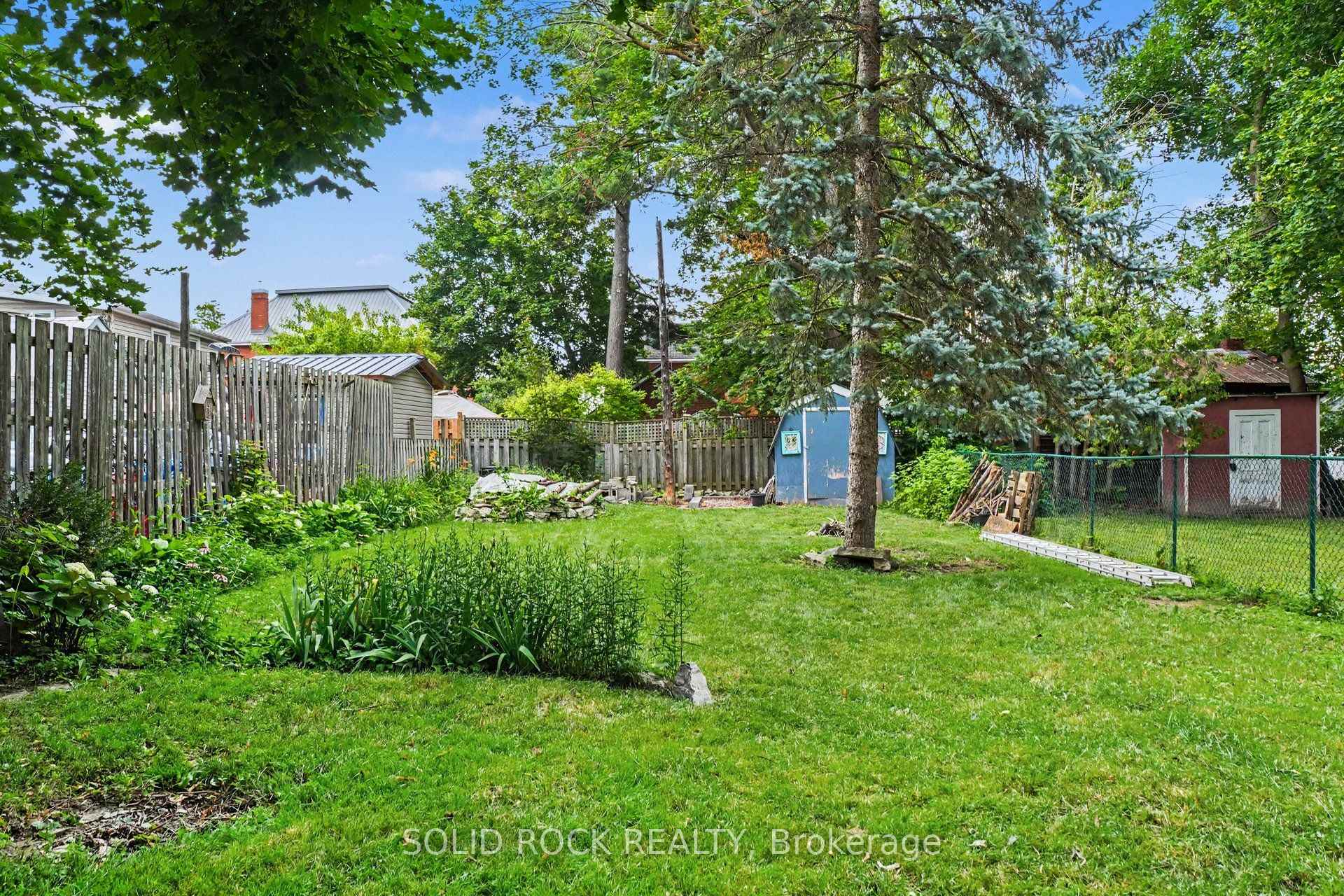 Photo 4 of 211 Bell Street, Arnprior, Arnprior — HOMEH