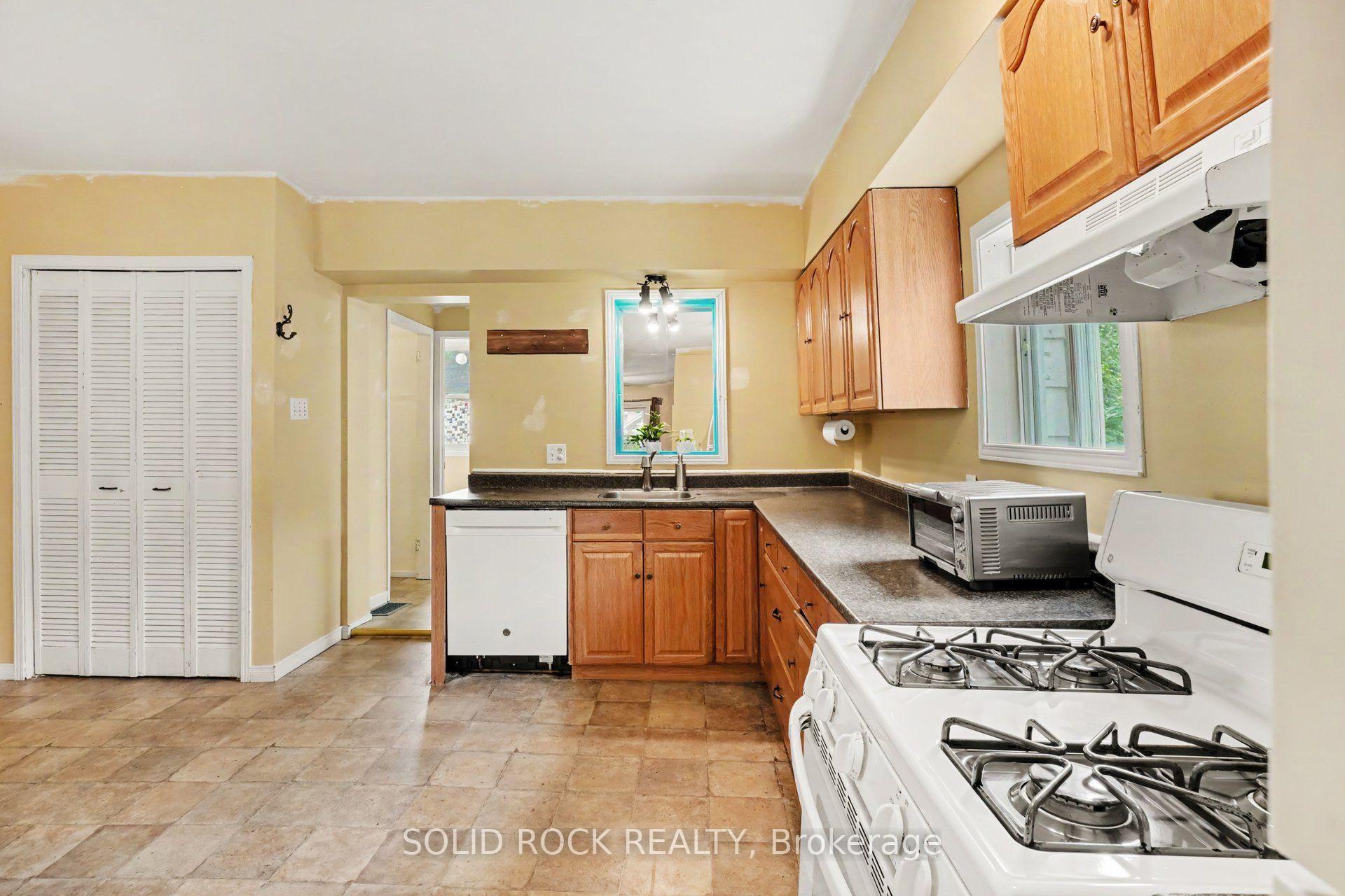 Photo 11 of 211 Bell Street, Arnprior, Arnprior — HOMEH