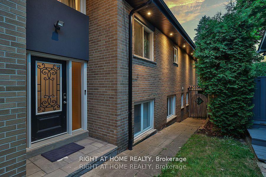 Photo 5 of 40 Heathview Avenue, North York, Bayview Village — HOMEH