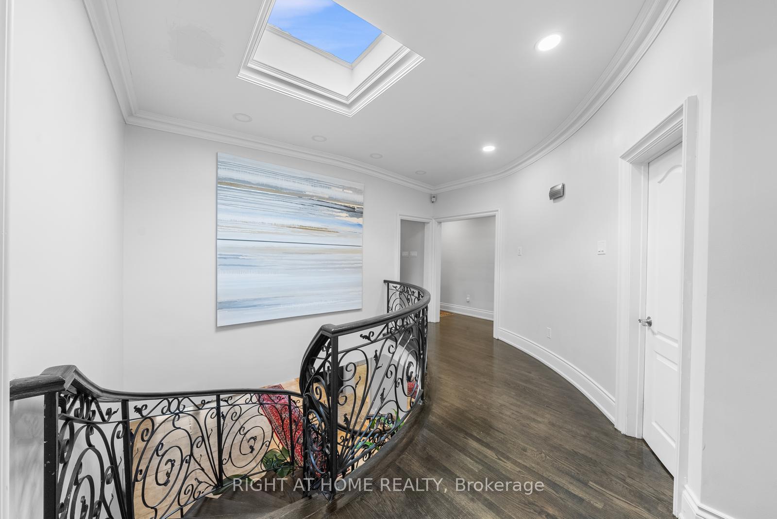 Photo 8 of 40 Heathview Avenue, North York, Bayview Village — HOMEH