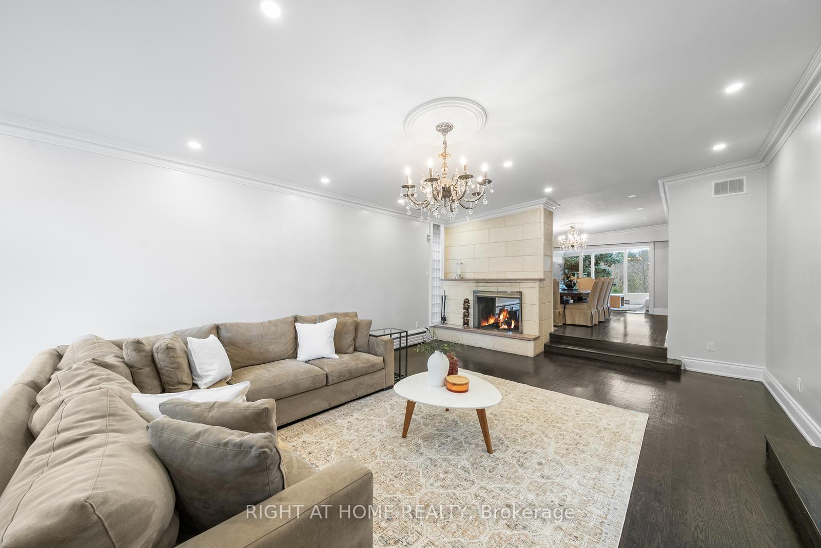 Photo 12 of 40 Heathview Avenue, North York, Bayview Village — HOMEH