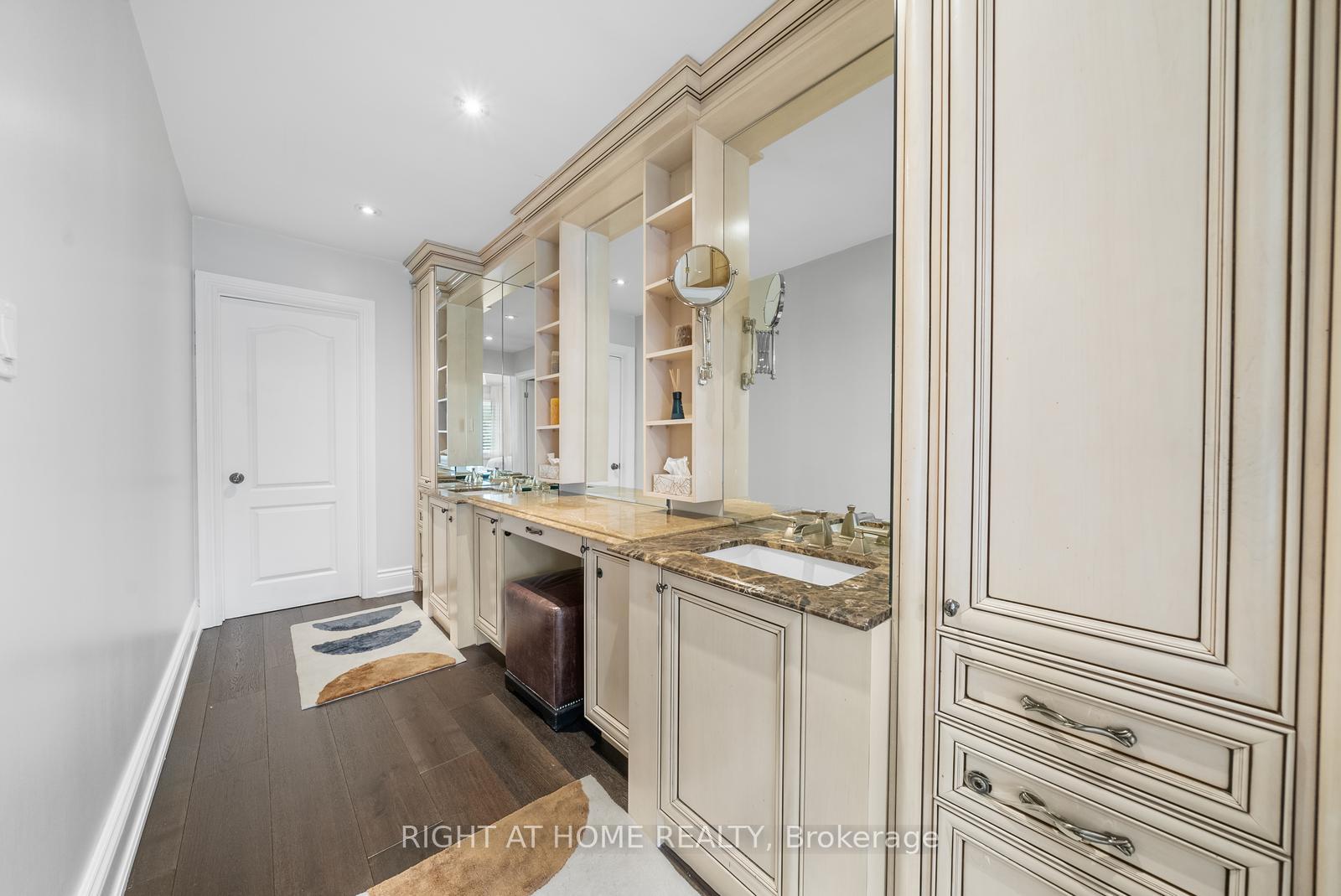 Photo 25 of 40 Heathview Avenue, North York, Bayview Village — HOMEH