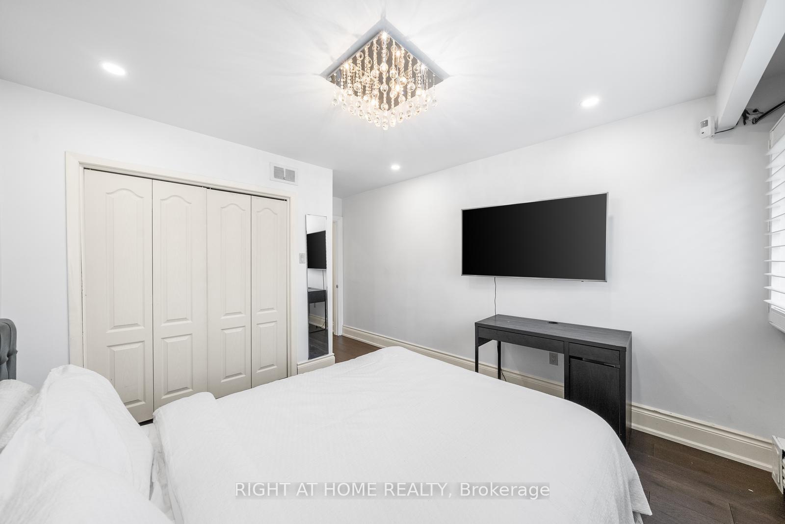 Photo 34 of 40 Heathview Avenue, North York, Bayview Village — HOMEH