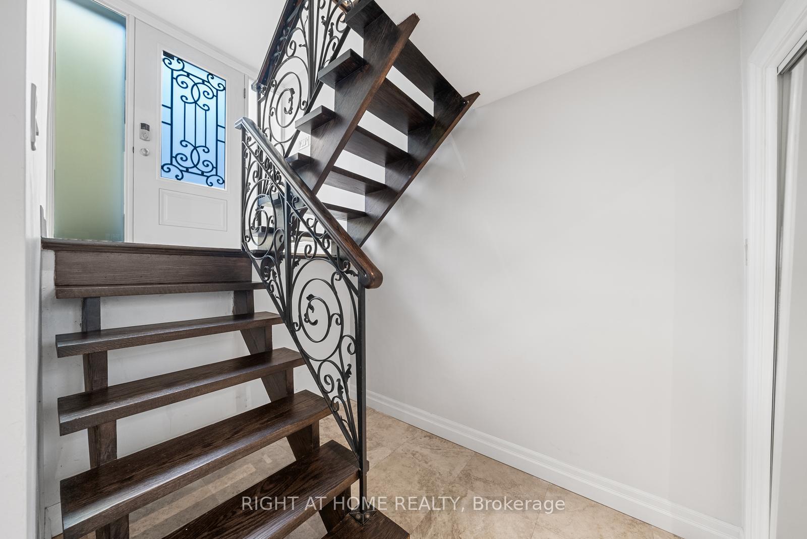 Photo 35 of 40 Heathview Avenue, North York, Bayview Village — HOMEH