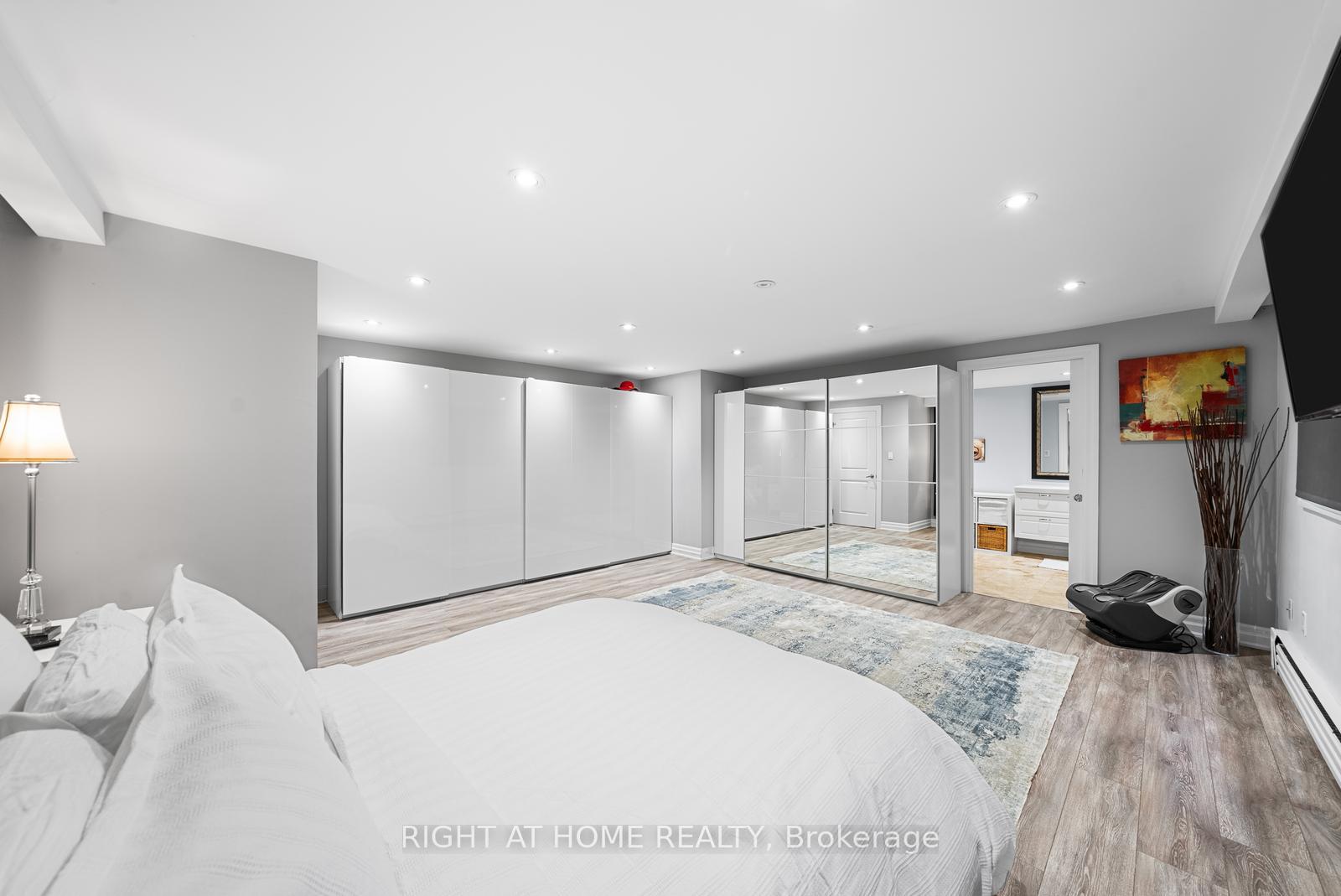 Photo 37 of 40 Heathview Avenue, North York, Bayview Village — HOMEH