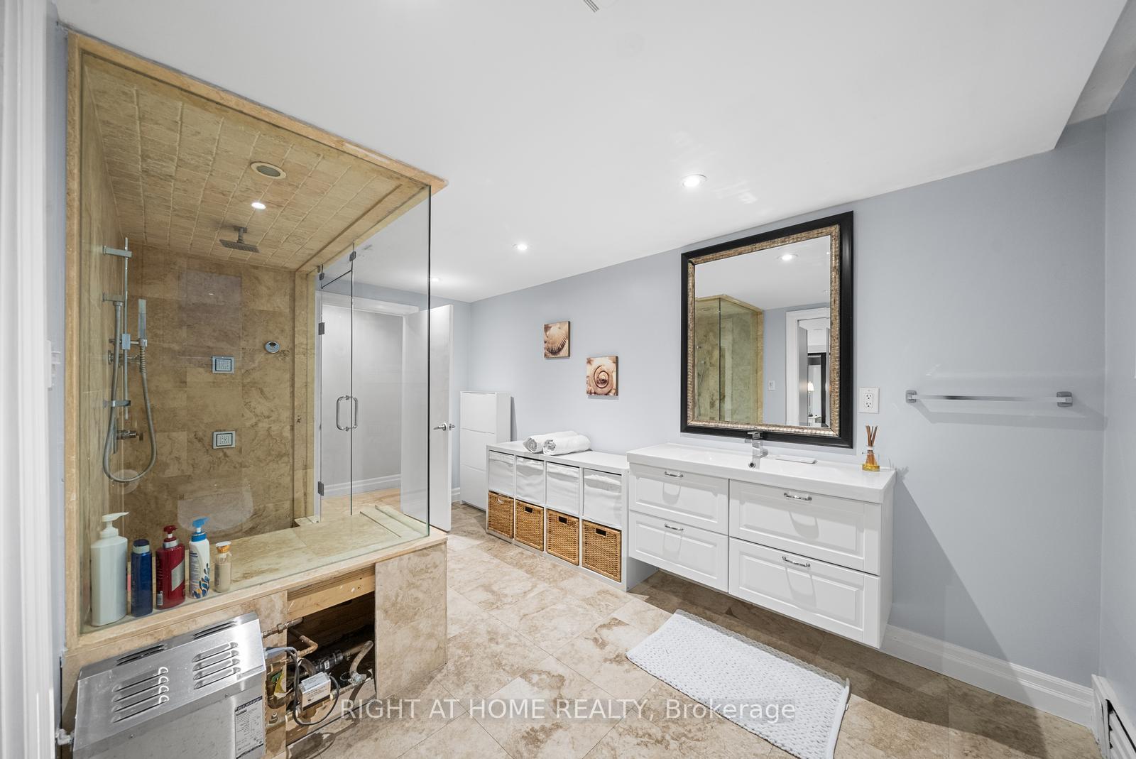 Photo 38 of 40 Heathview Avenue, North York, Bayview Village — HOMEH