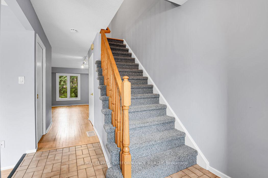 Photo 5 of 67 Ramsgate Private, Ottawa, Mooneys Bay/Riverside Park — HOMEH