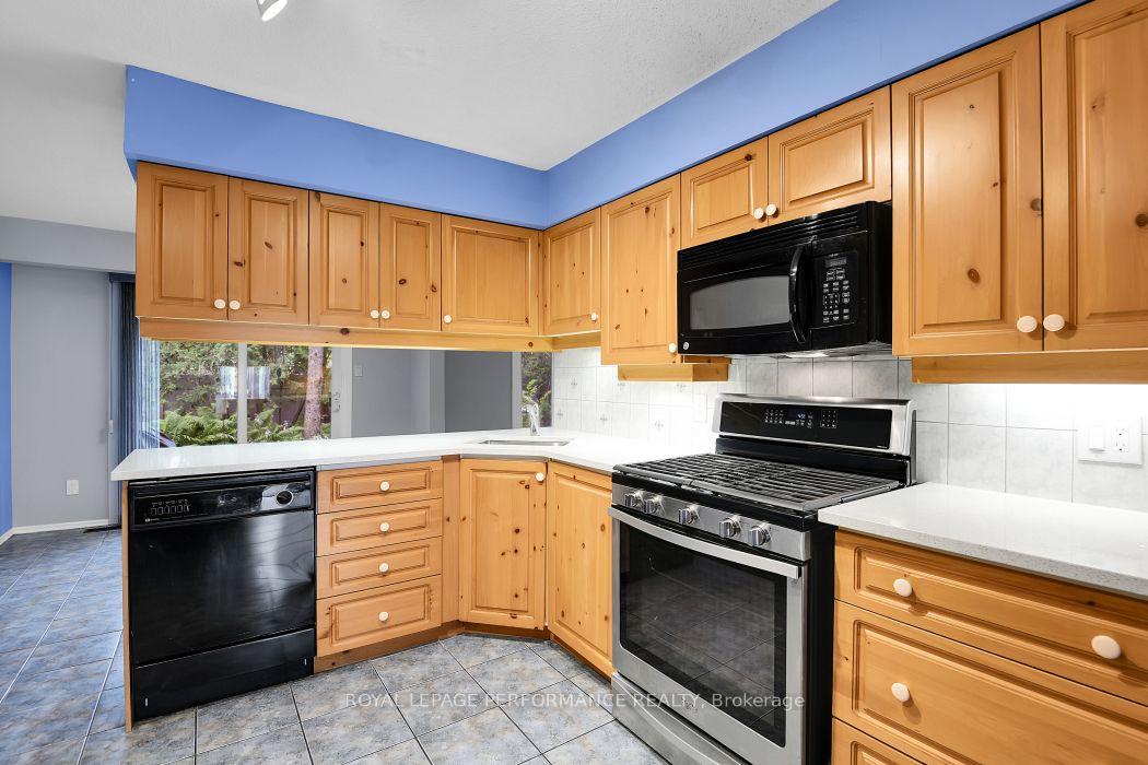 Photo 7 of 67 Ramsgate Private, Ottawa, Mooneys Bay/Riverside Park — HOMEH