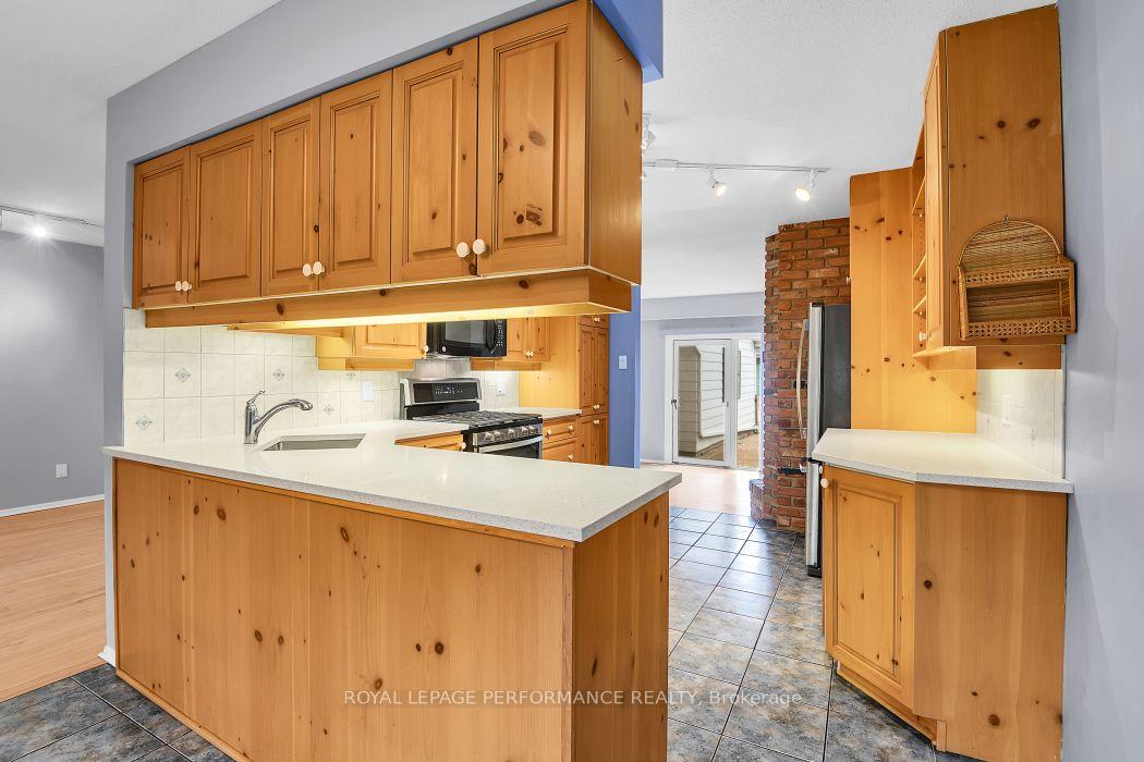 Photo 9 of 67 Ramsgate Private, Ottawa, Mooneys Bay/Riverside Park — HOMEH