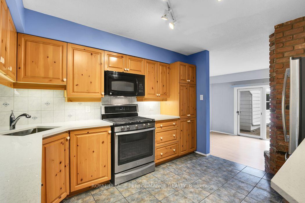 Photo 10 of 67 Ramsgate Private, Ottawa, Mooneys Bay/Riverside Park — HOMEH