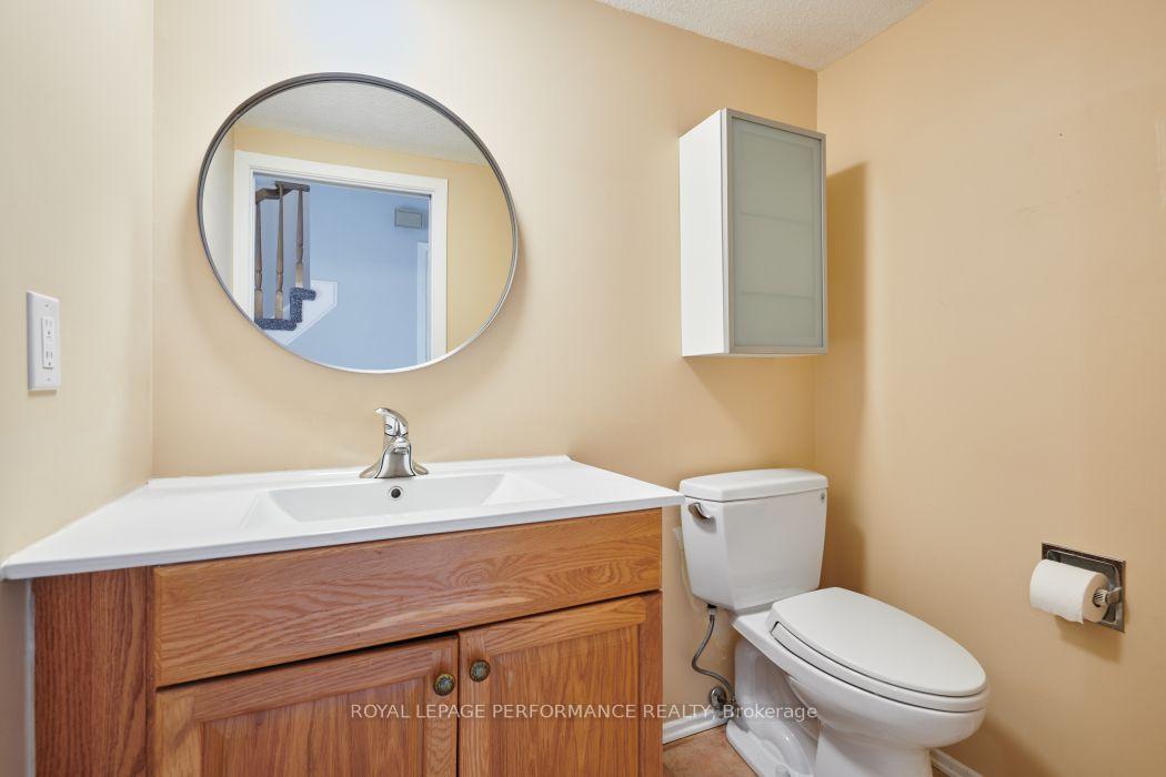 Photo 18 of 67 Ramsgate Private, Ottawa, Mooneys Bay/Riverside Park — HOMEH
