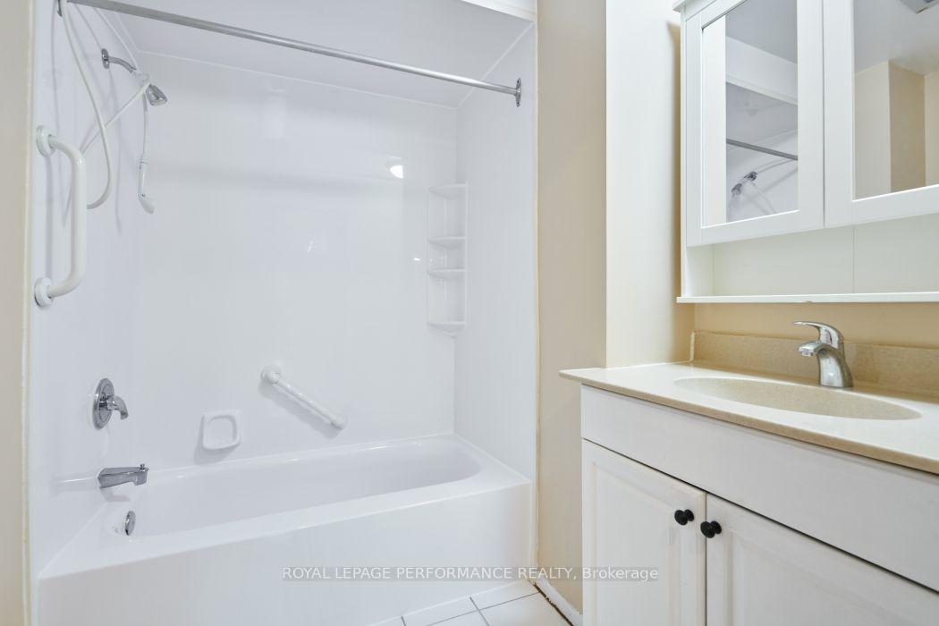 Photo 19 of 67 Ramsgate Private, Ottawa, Mooneys Bay/Riverside Park — HOMEH
