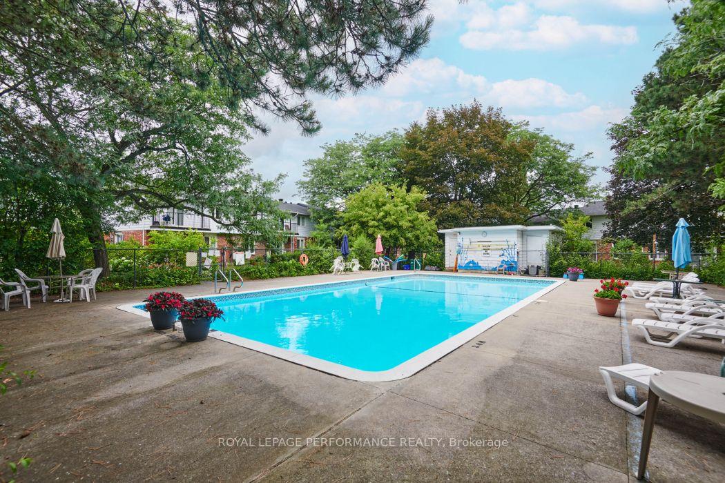 Photo 33 of 67 Ramsgate Private, Ottawa, Mooneys Bay/Riverside Park — HOMEH