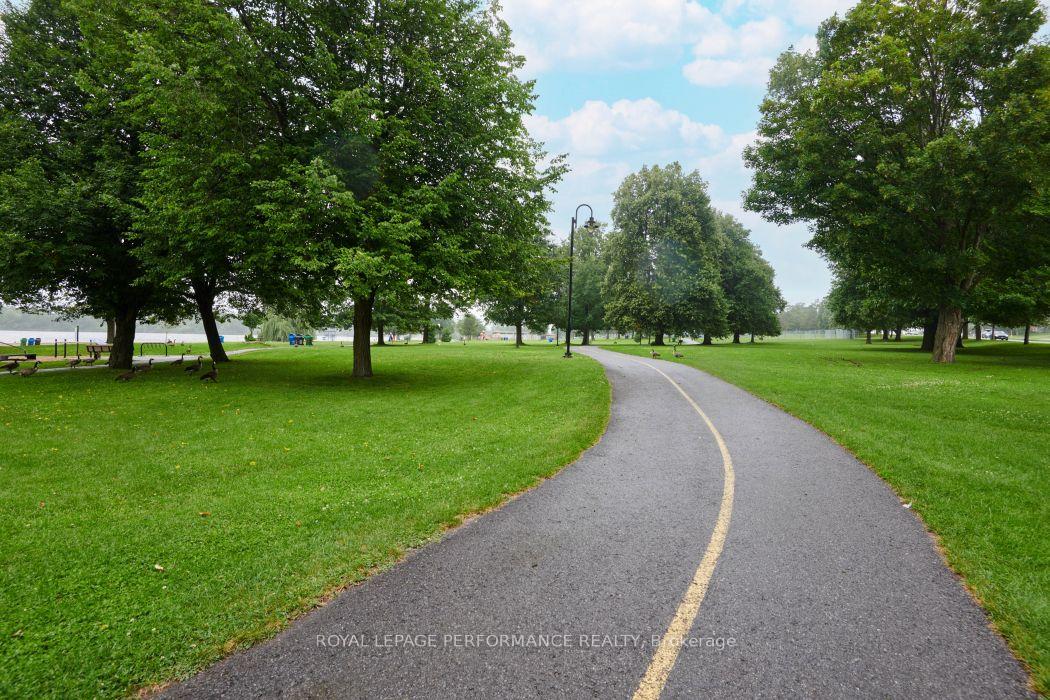 Photo 34 of 67 Ramsgate Private, Ottawa, Mooneys Bay/Riverside Park — HOMEH