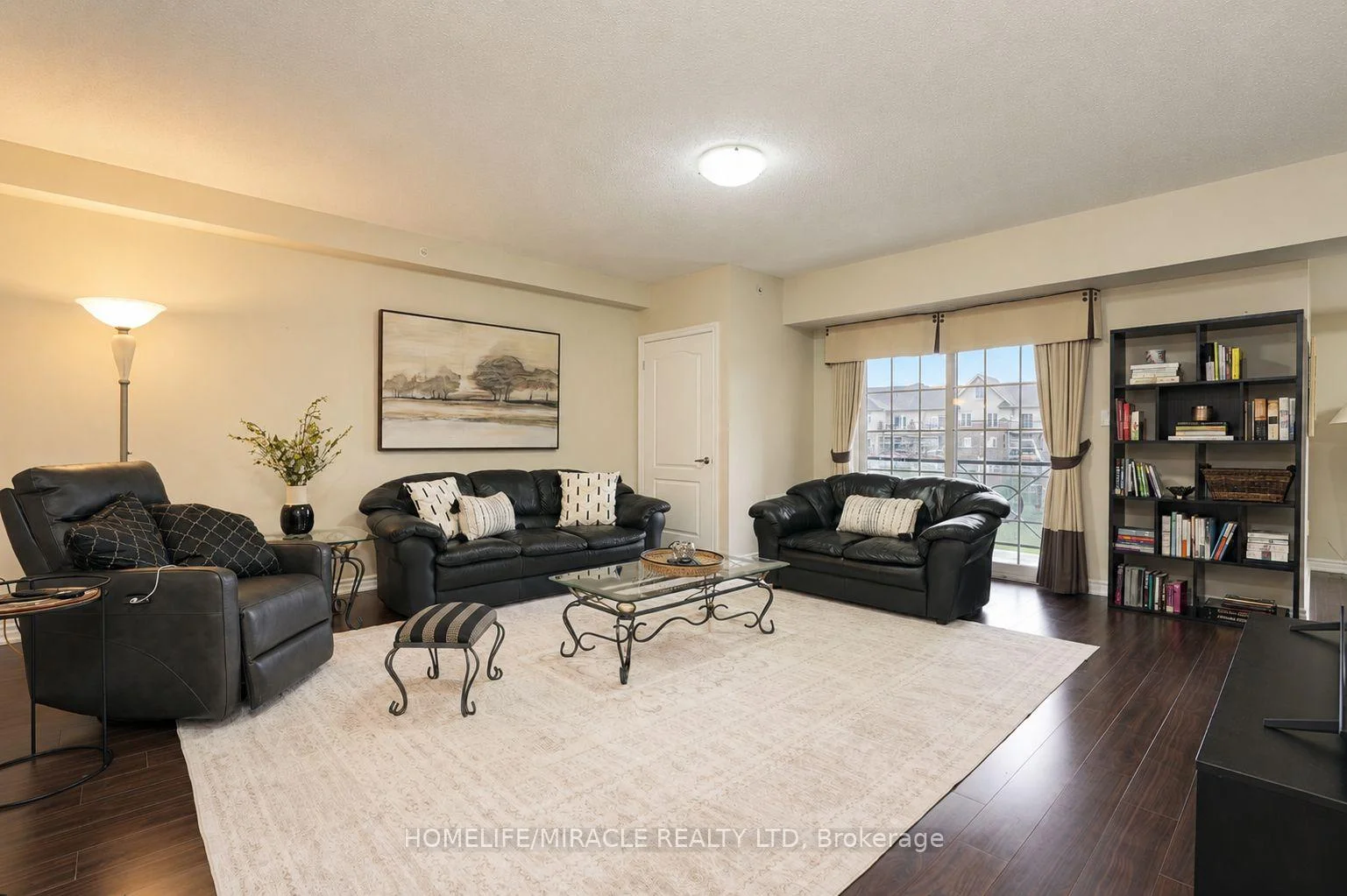 Photo 4 of Unit 312, 39 Ferndale Drive S, Barrie, Ardagh — HOMEH