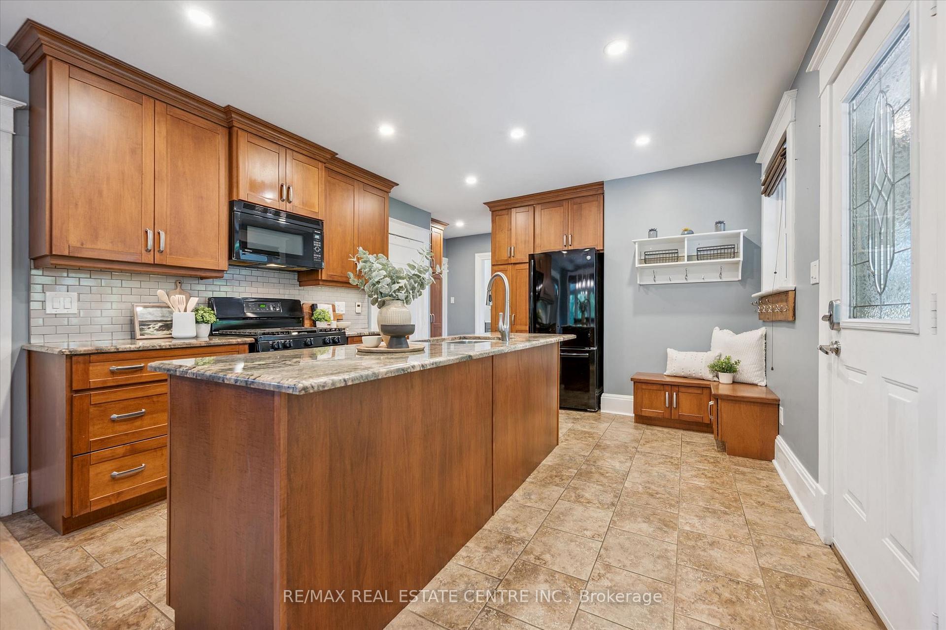 Photo 15 of 310 Kitchener Road, Cambridge, Preston North — HOMEH