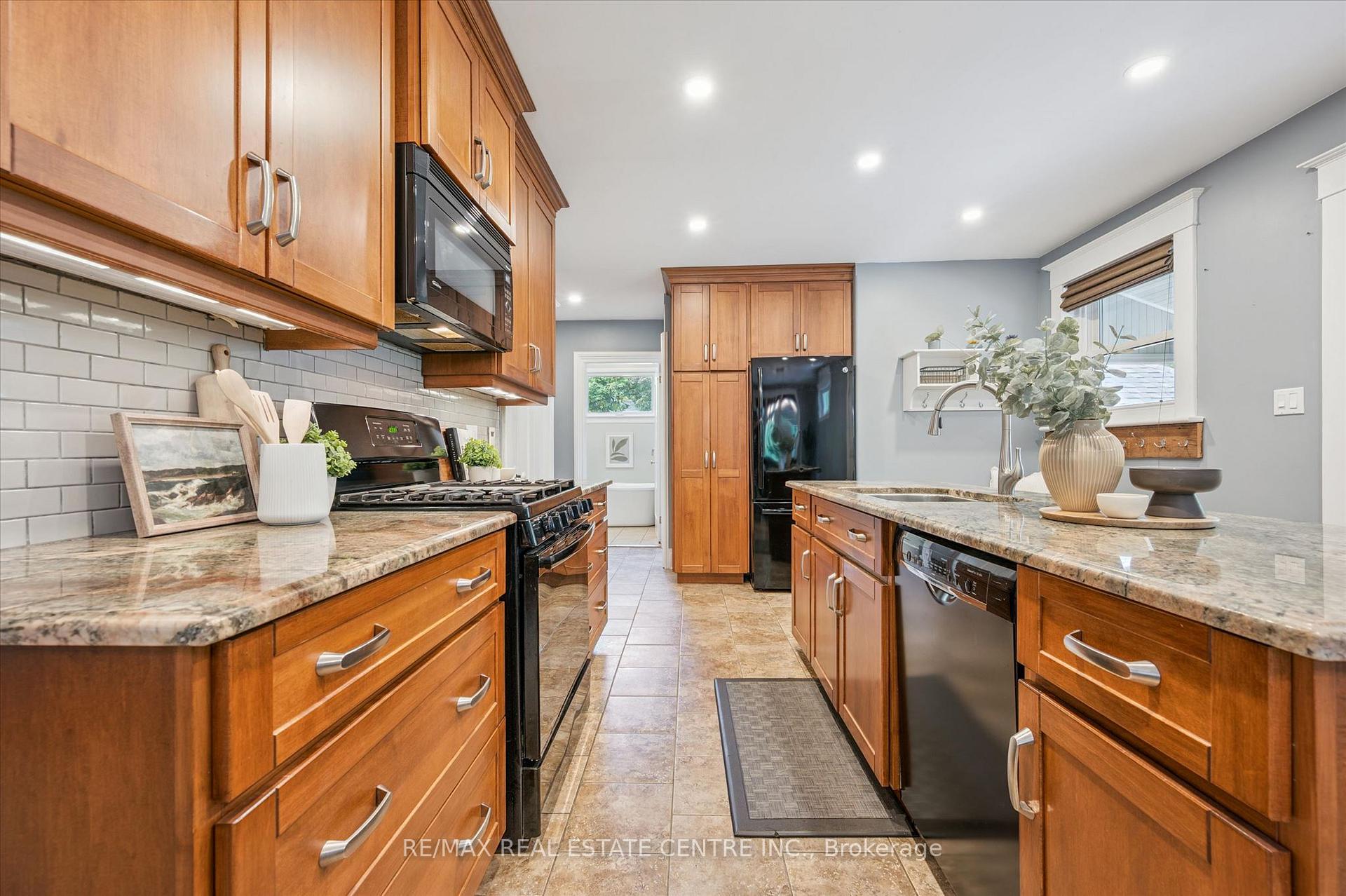 Photo 16 of 310 Kitchener Road, Cambridge, Preston North — HOMEH