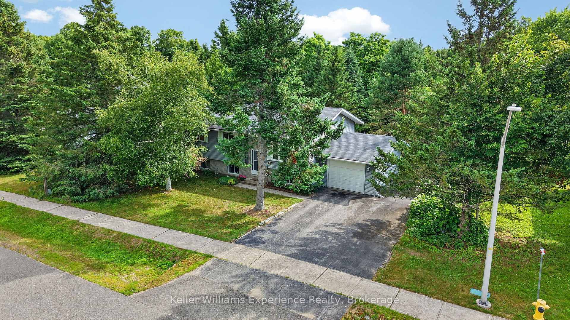 Photo 10 of 141 Meadow Heights Drive, Bracebridge, Monck (Bracebridge) — HOMEH