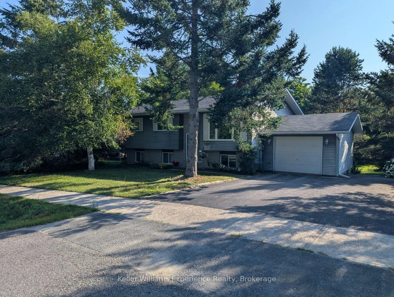 Photo 3 of 141 Meadow Heights Drive, Bracebridge, Monck (Bracebridge) — HOMEH