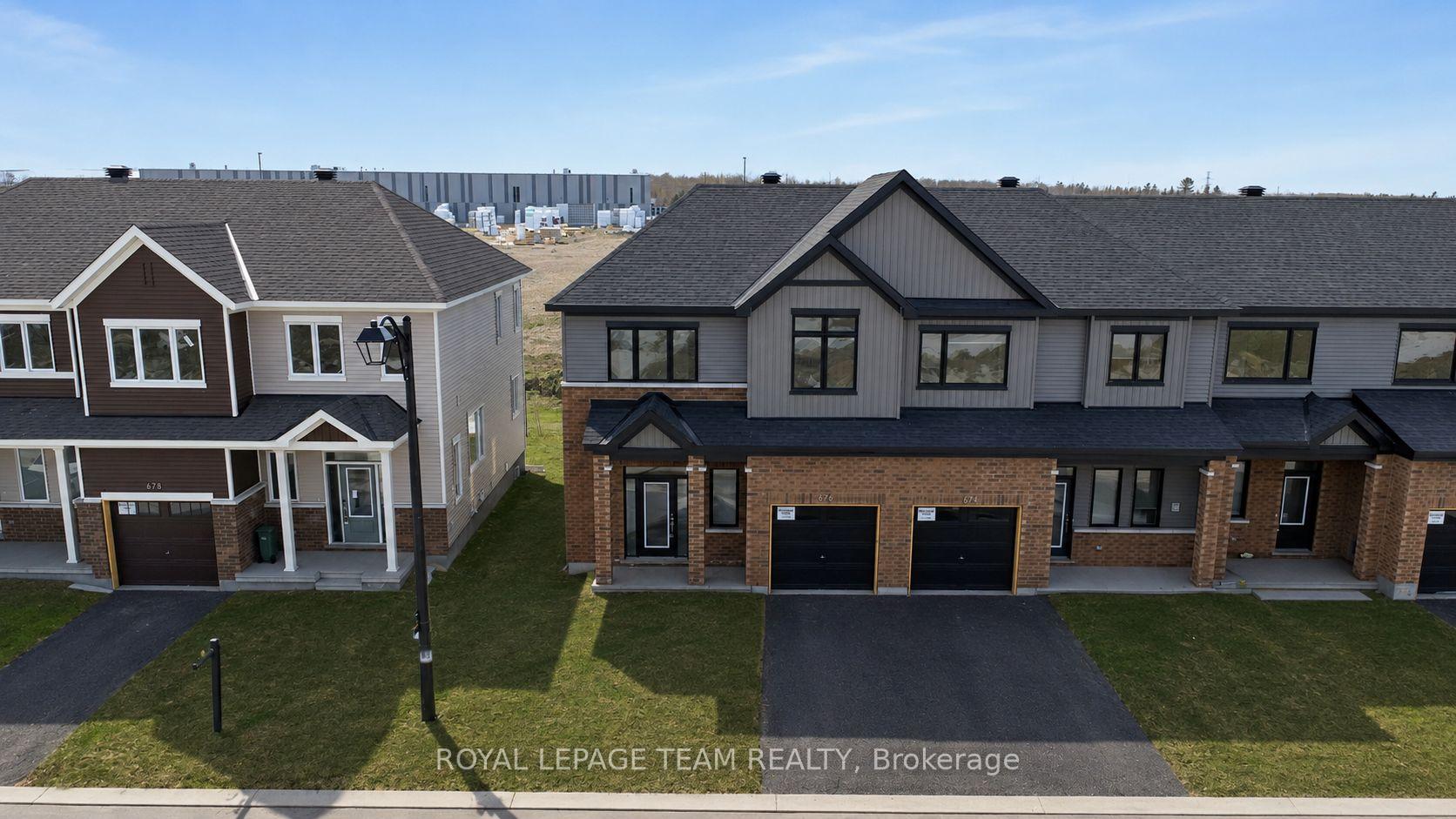 Photo 2 of 676 Expansion Road, Ottawa, Barrhaven - Half Moon Bay — HOMEH
