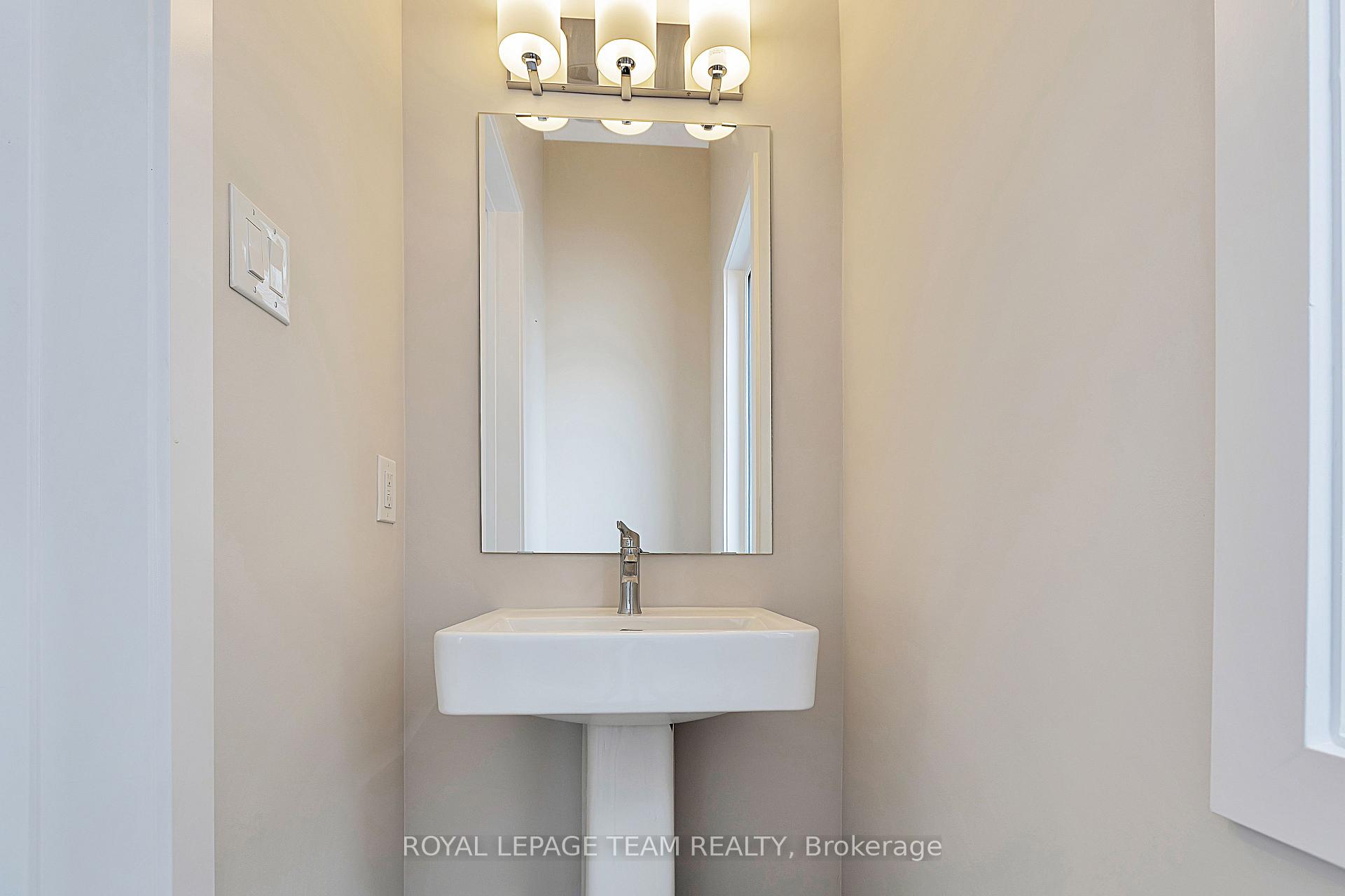 Photo 4 of 676 Expansion Road, Ottawa, Barrhaven - Half Moon Bay — HOMEH