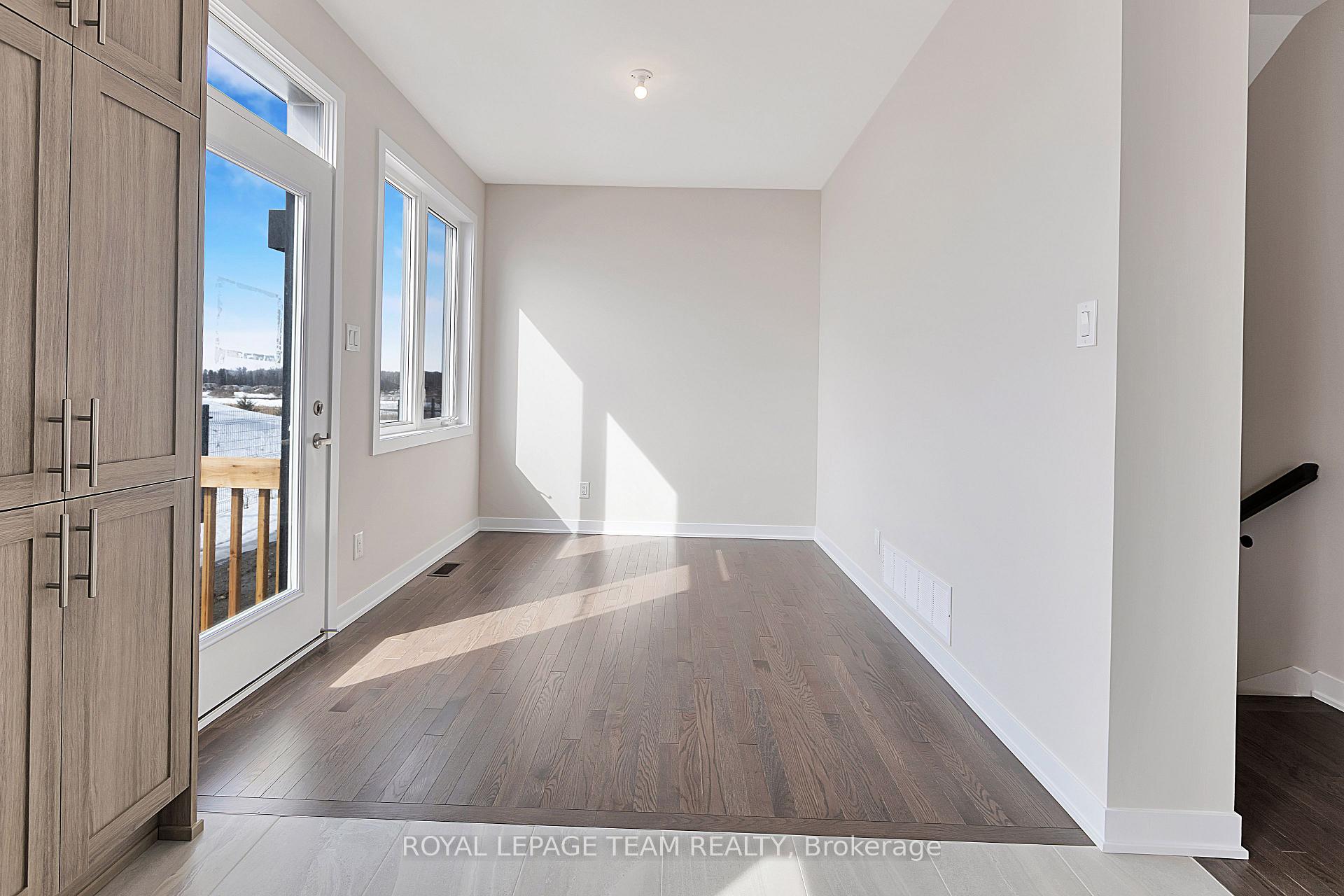 Photo 12 of 676 Expansion Road, Ottawa, Barrhaven - Half Moon Bay — HOMEH