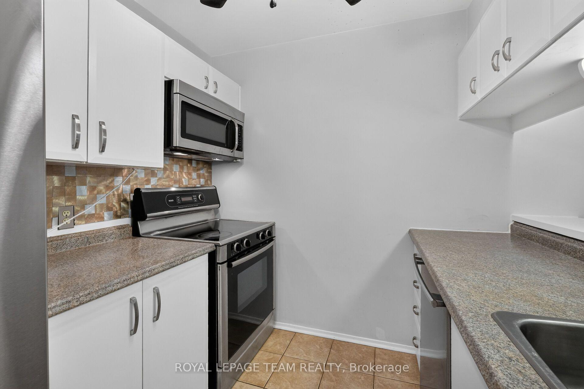 Photo 10 of Unit 214, 1099 Cadboro Road, Ottawa, Carson Grove — HOMEH