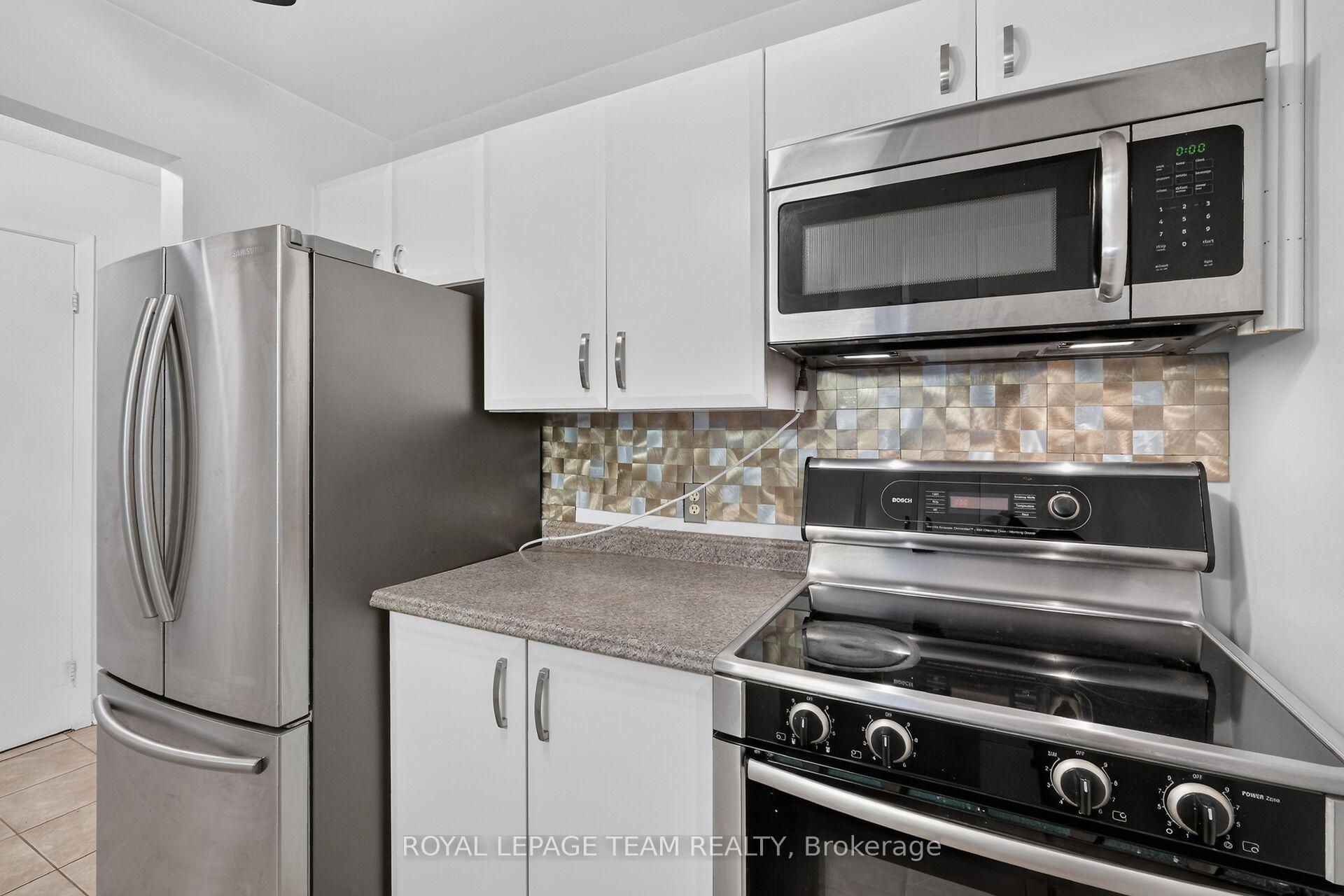 Photo 11 of Unit 214, 1099 Cadboro Road, Ottawa, Carson Grove — HOMEH