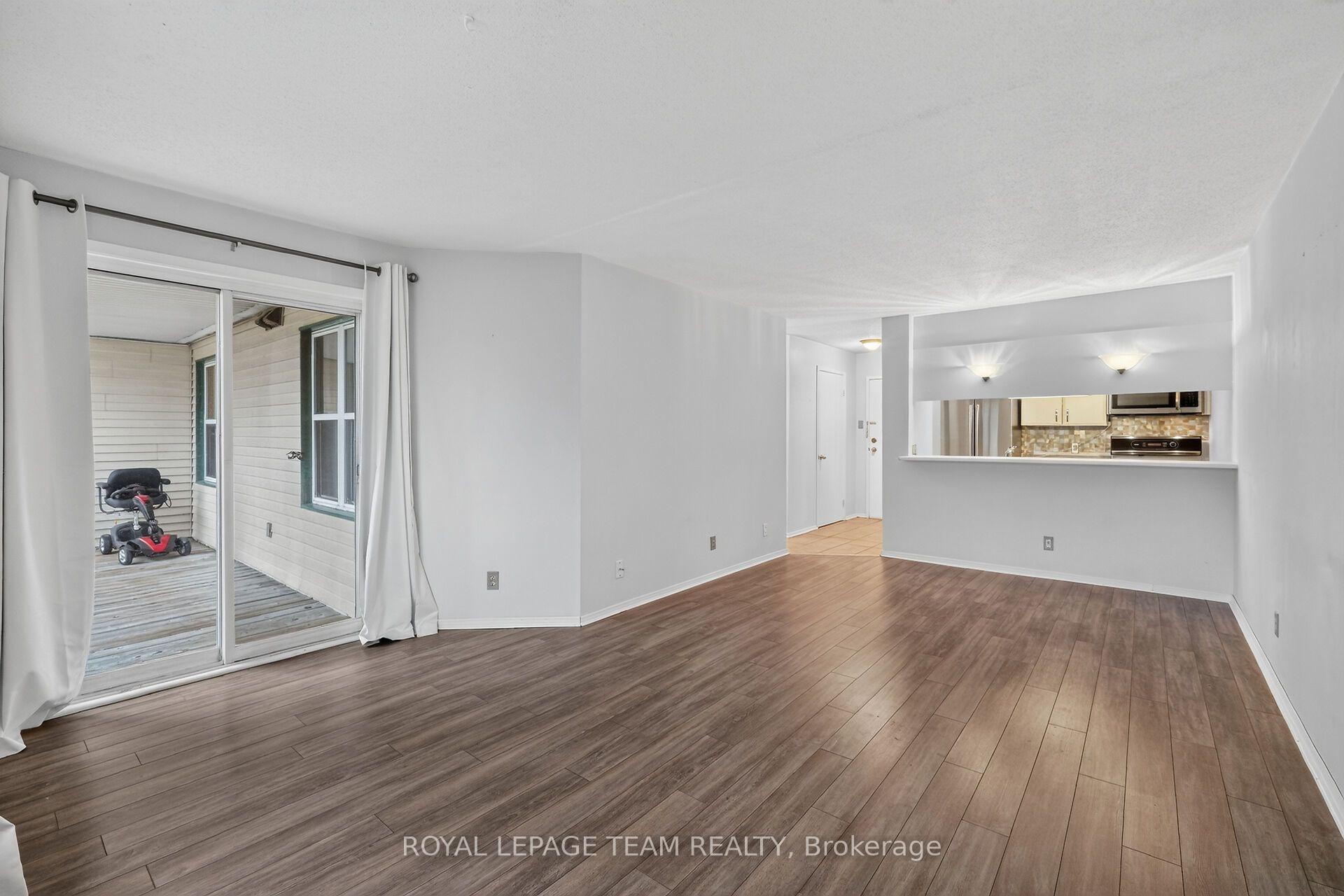 Photo 15 of Unit 214, 1099 Cadboro Road, Ottawa, Carson Grove — HOMEH